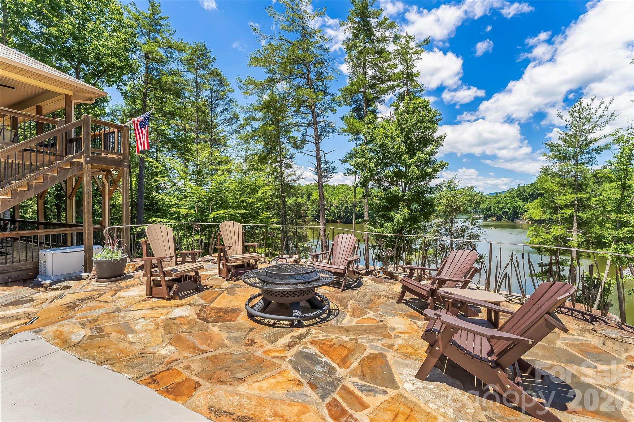 590 Larkhaven Drive — Nebo
