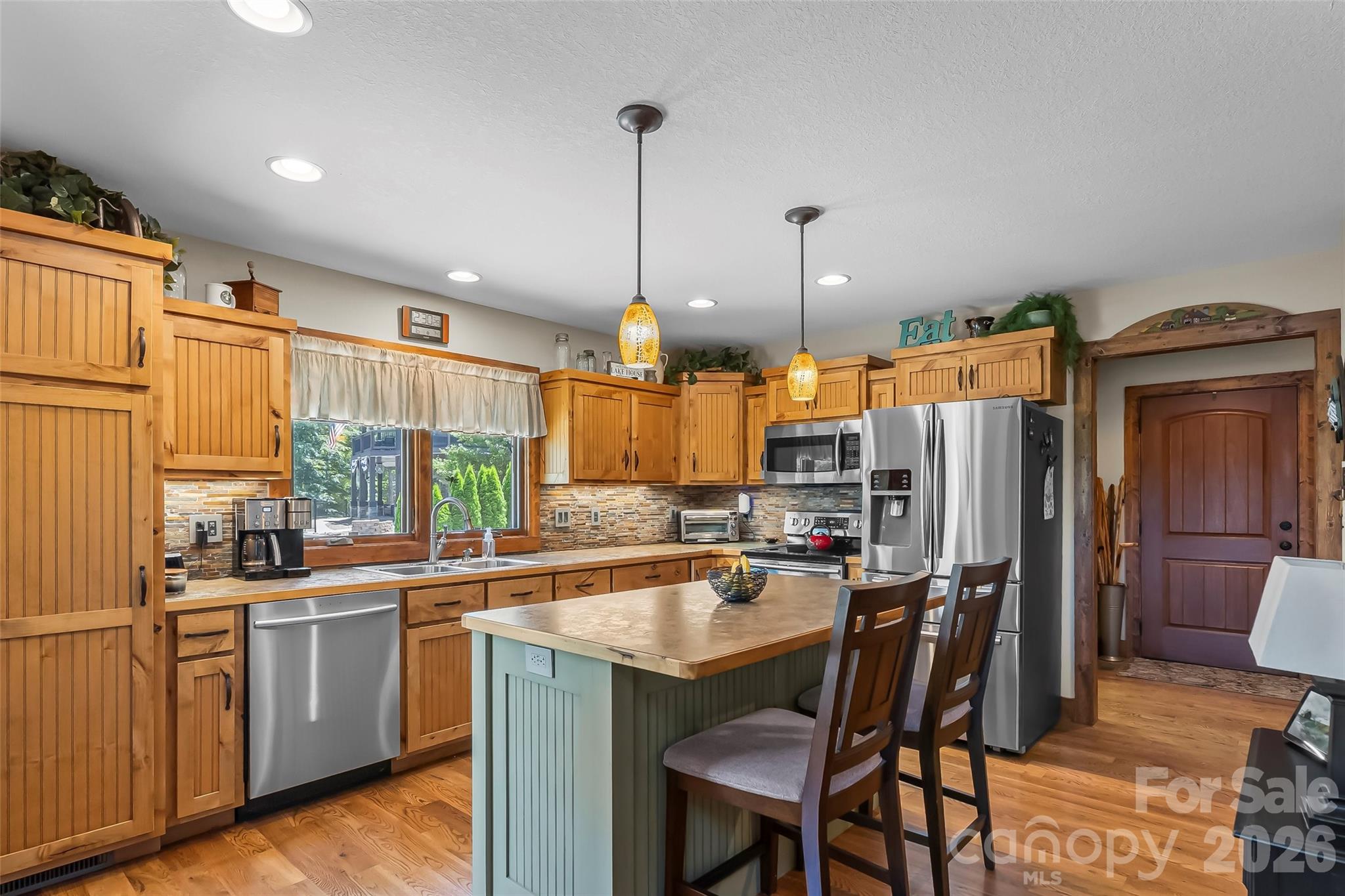 590 Larkhaven Drive — Nebo