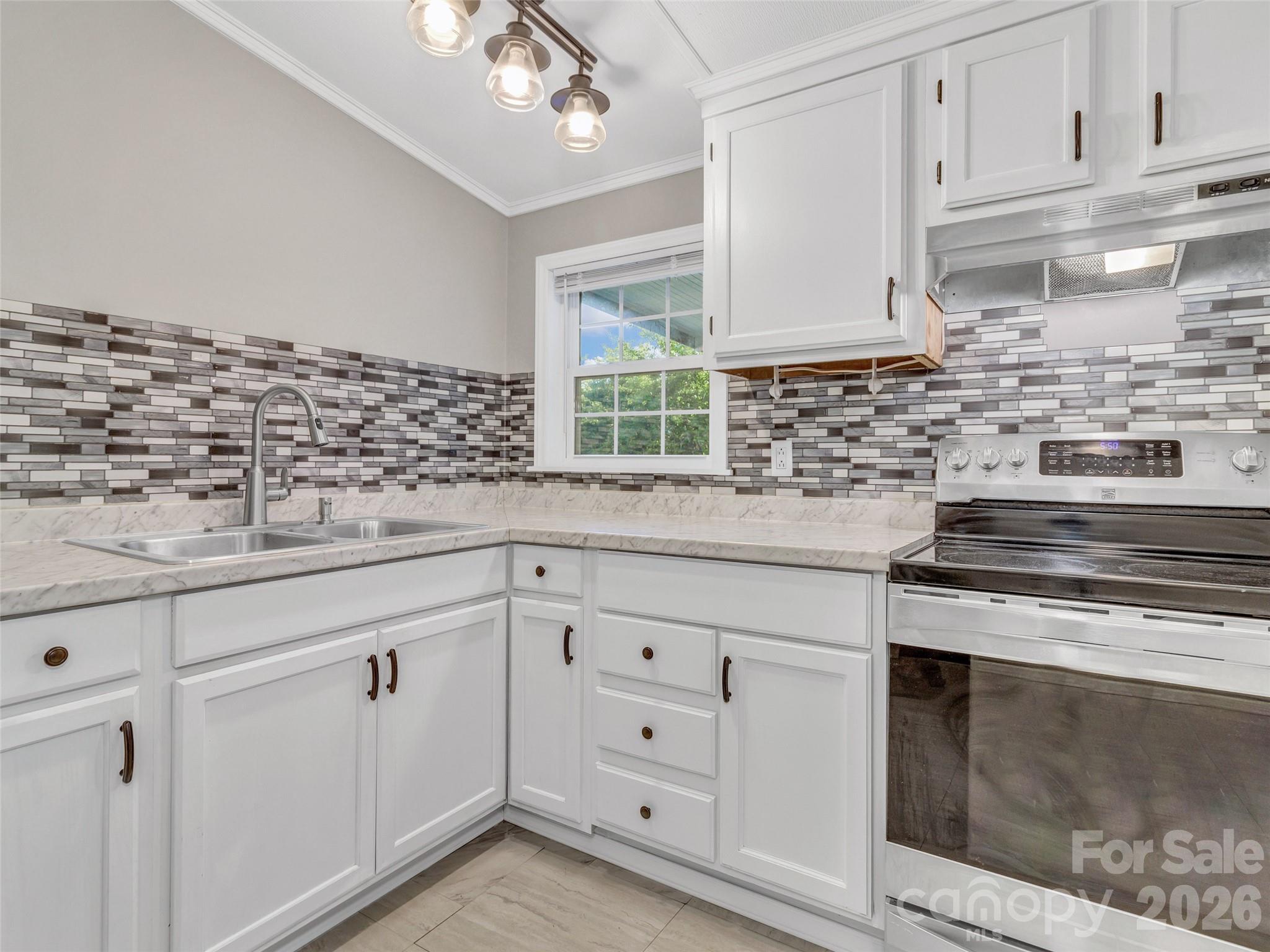 133 Kristey Lane — Hendersonville