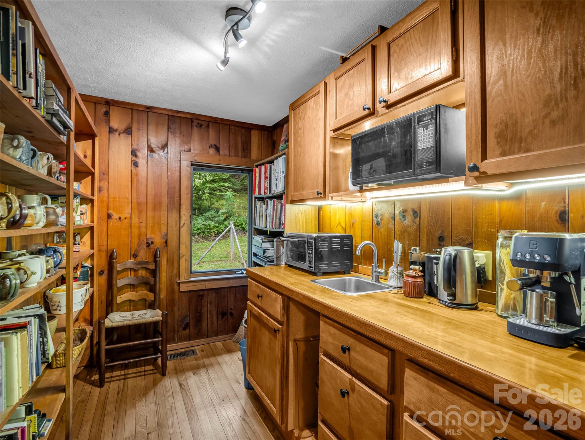 2212 Green River Road — Zirconia