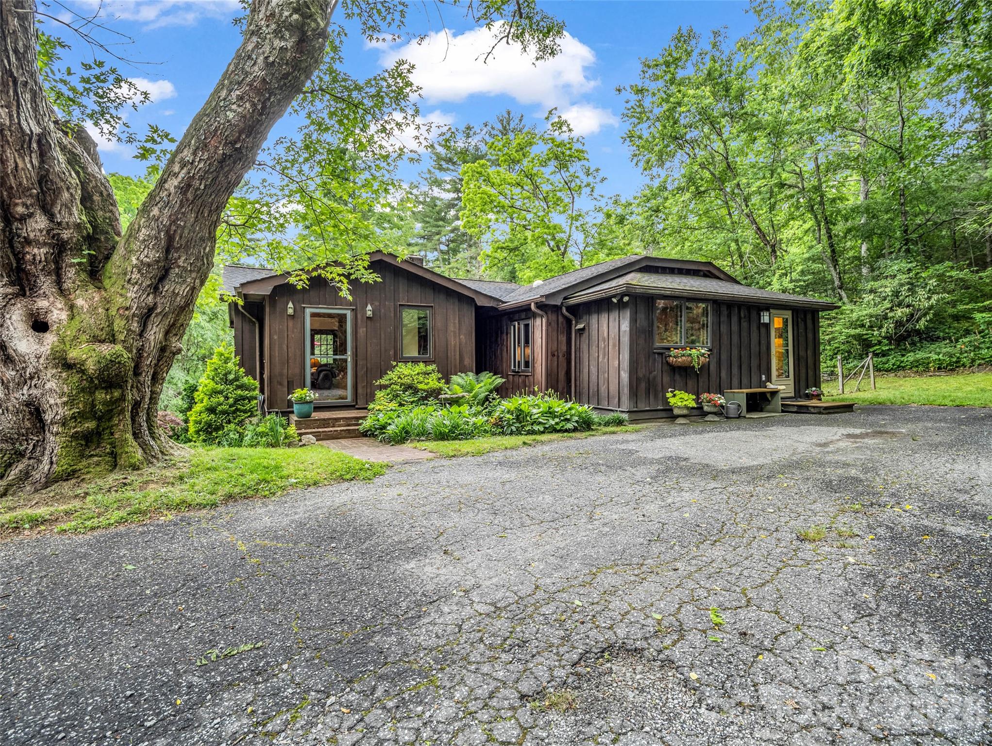 2212 Green River Road — Zirconia