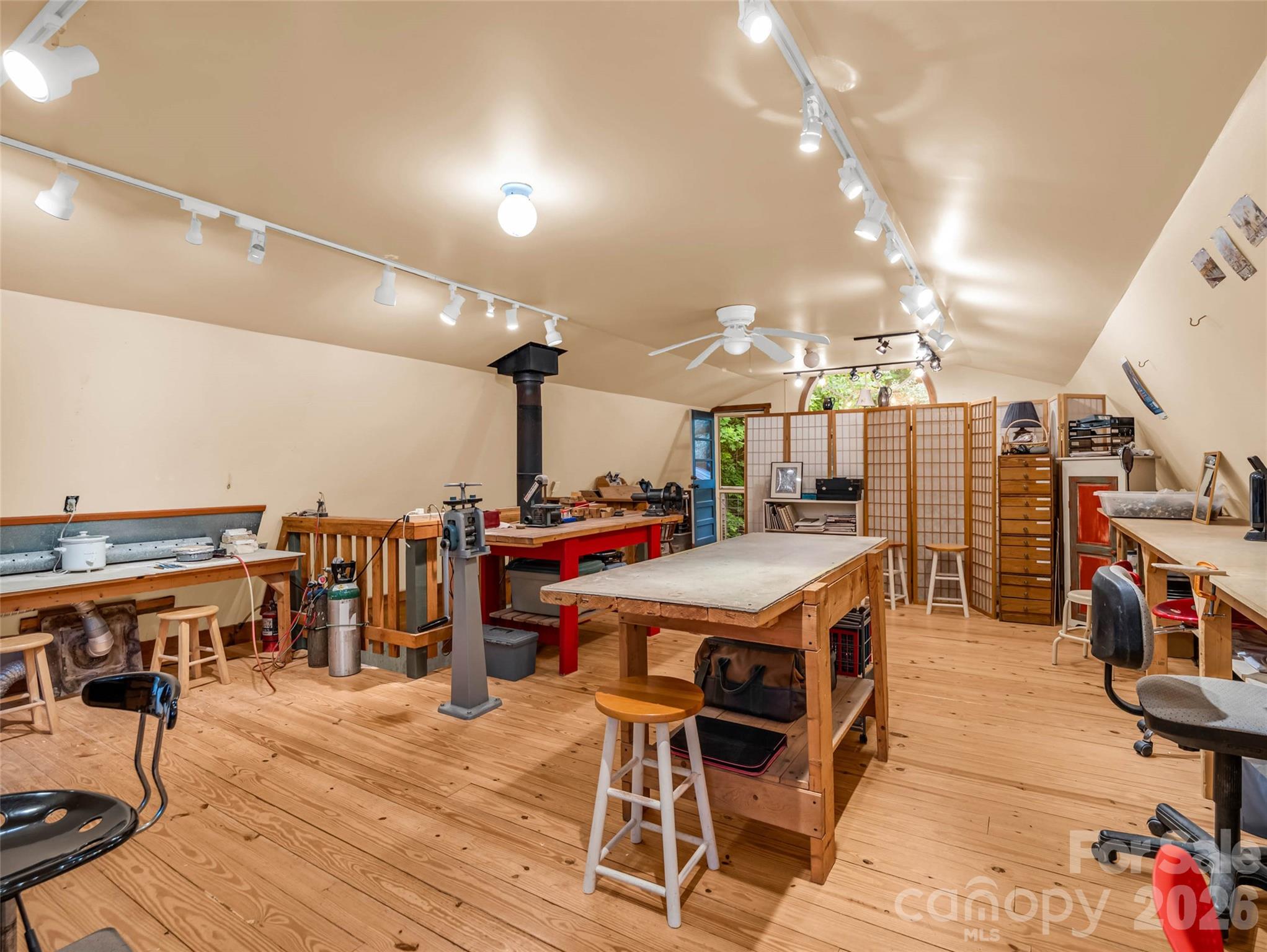 2212 Green River Road — Zirconia