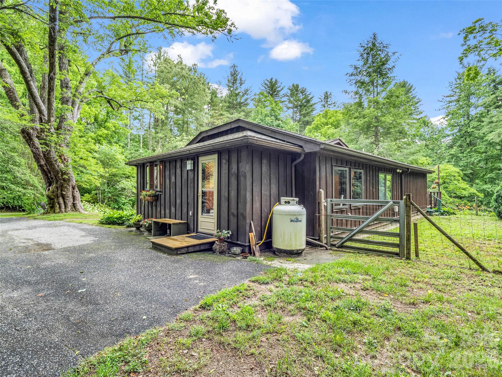 2212 Green River Road — Zirconia