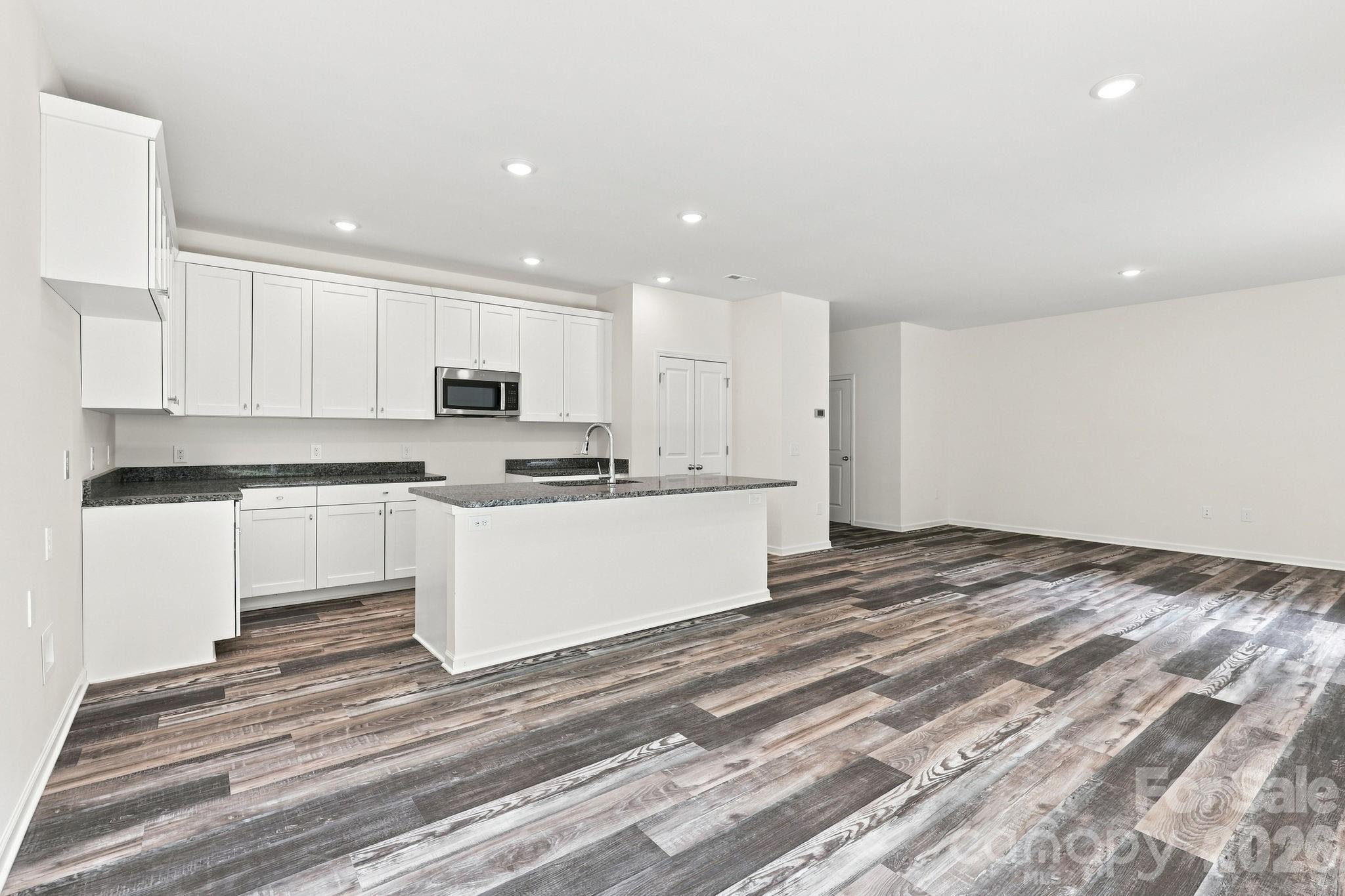 837 Old Mountain Road — Statesville