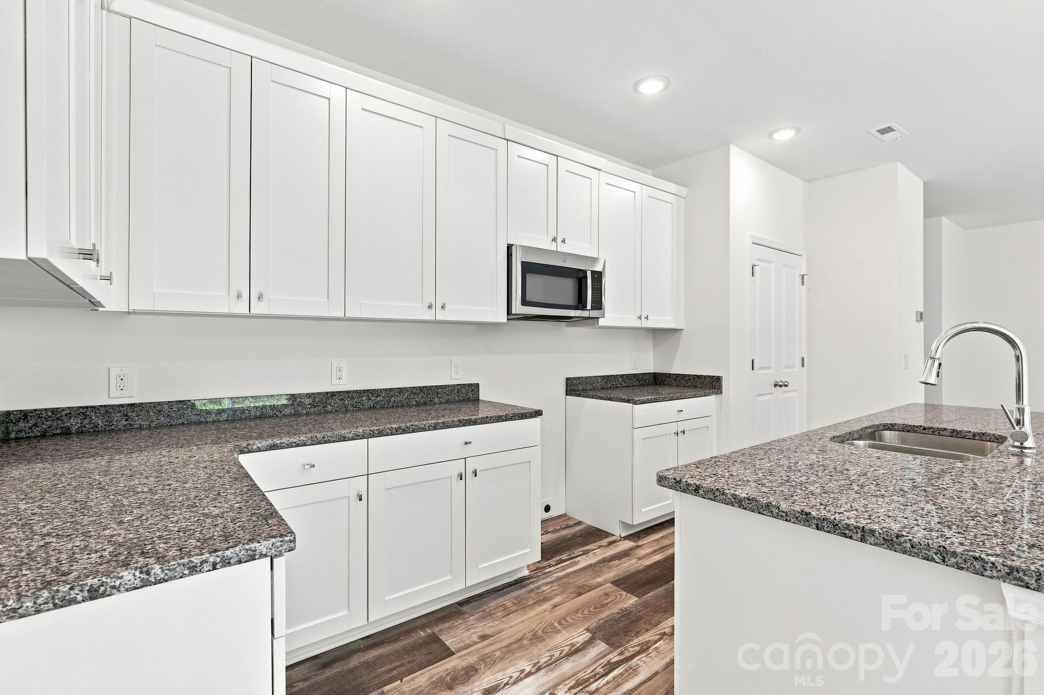 837 Old Mountain Road — Statesville