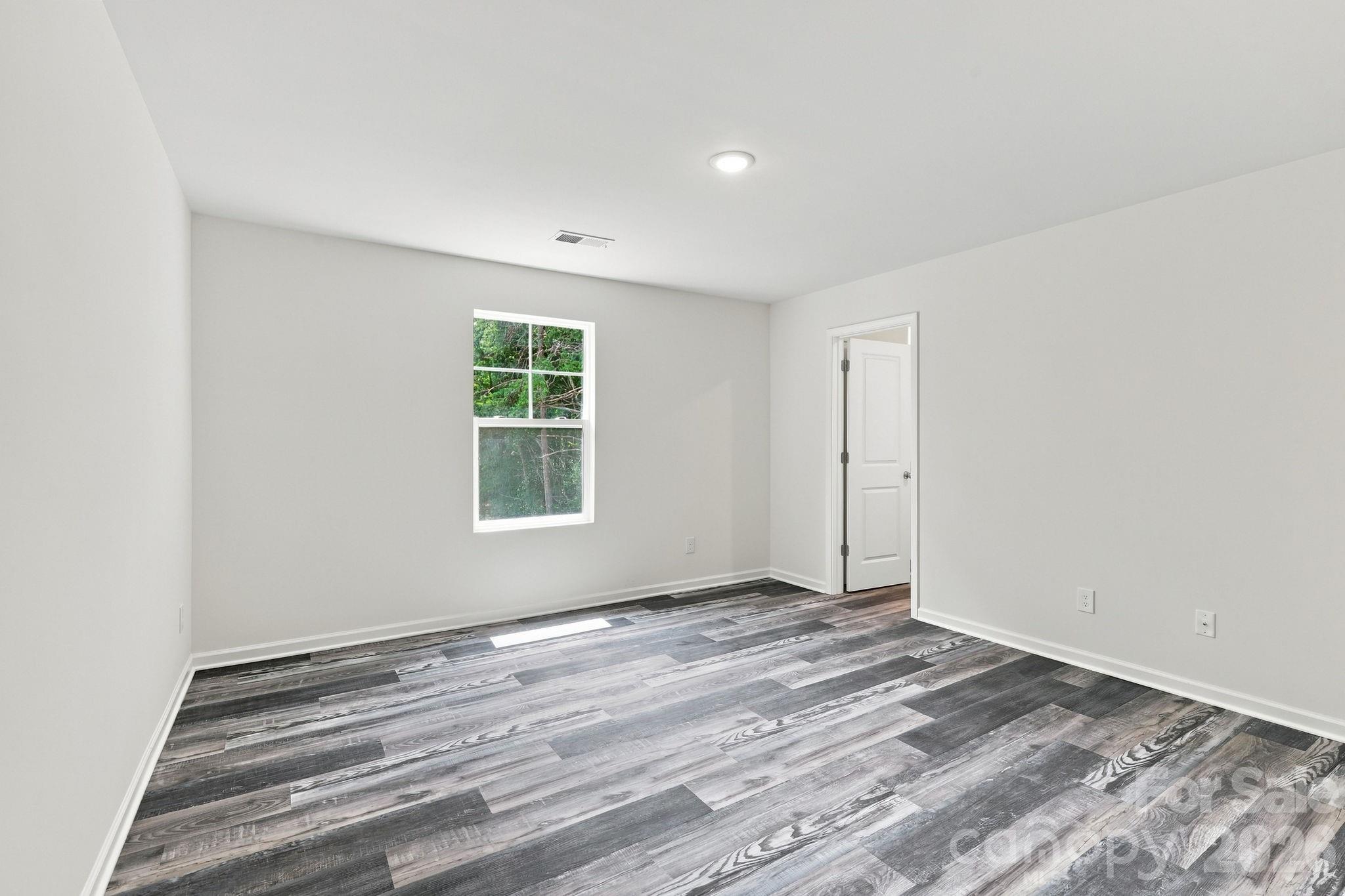 837 Old Mountain Road — Statesville