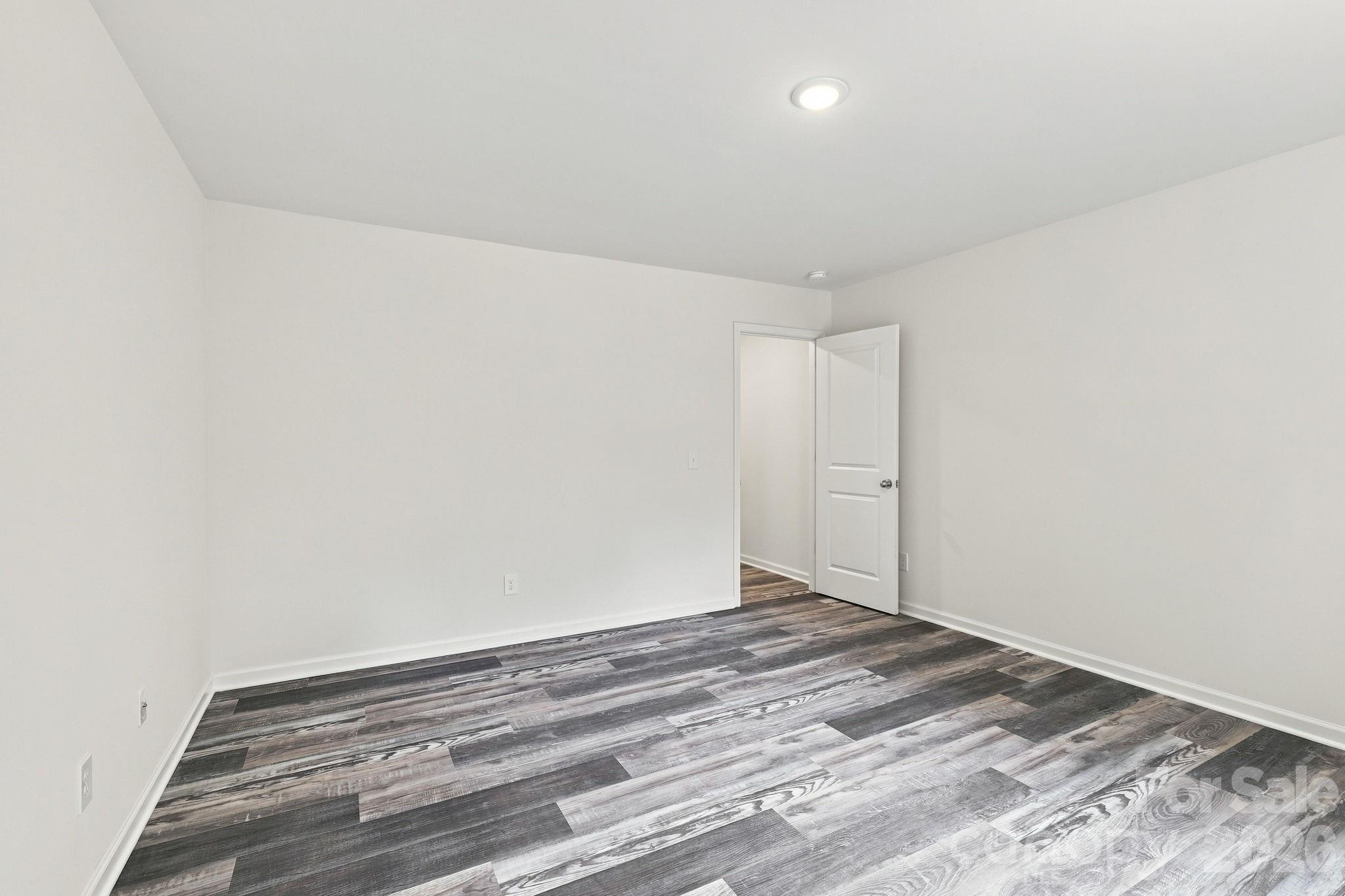 837 Old Mountain Road — Statesville