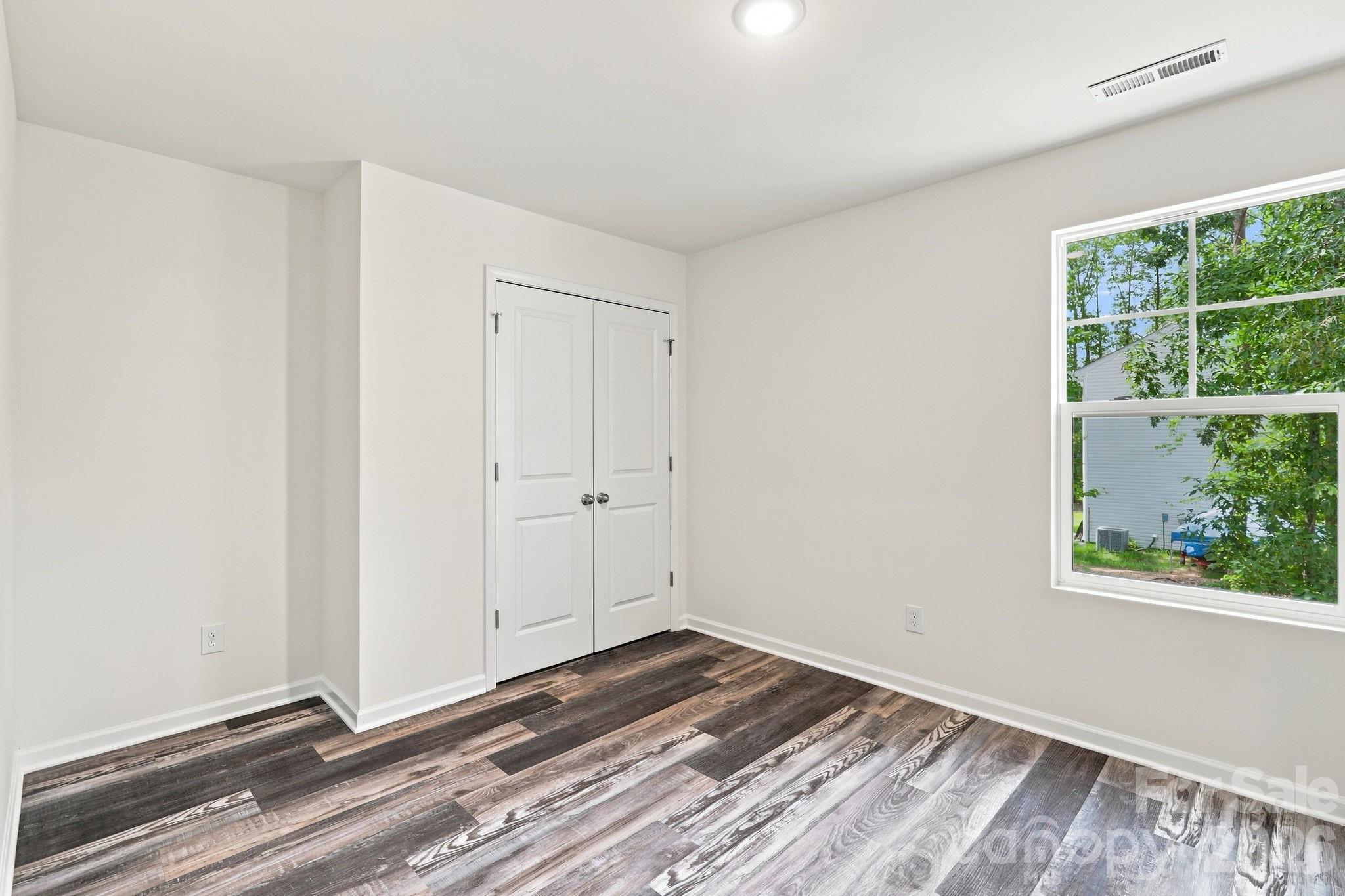 837 Old Mountain Road — Statesville