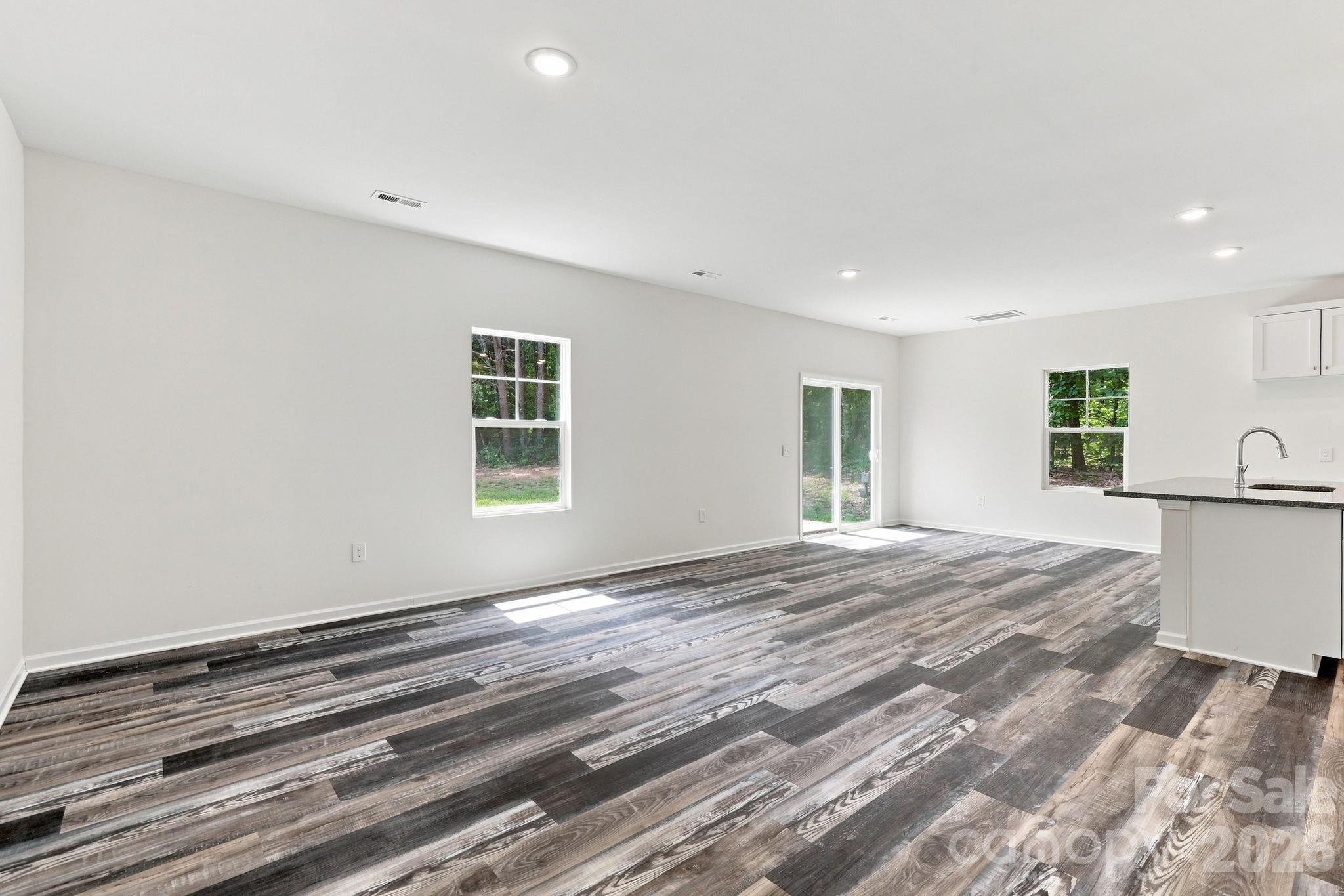 837 Old Mountain Road — Statesville
