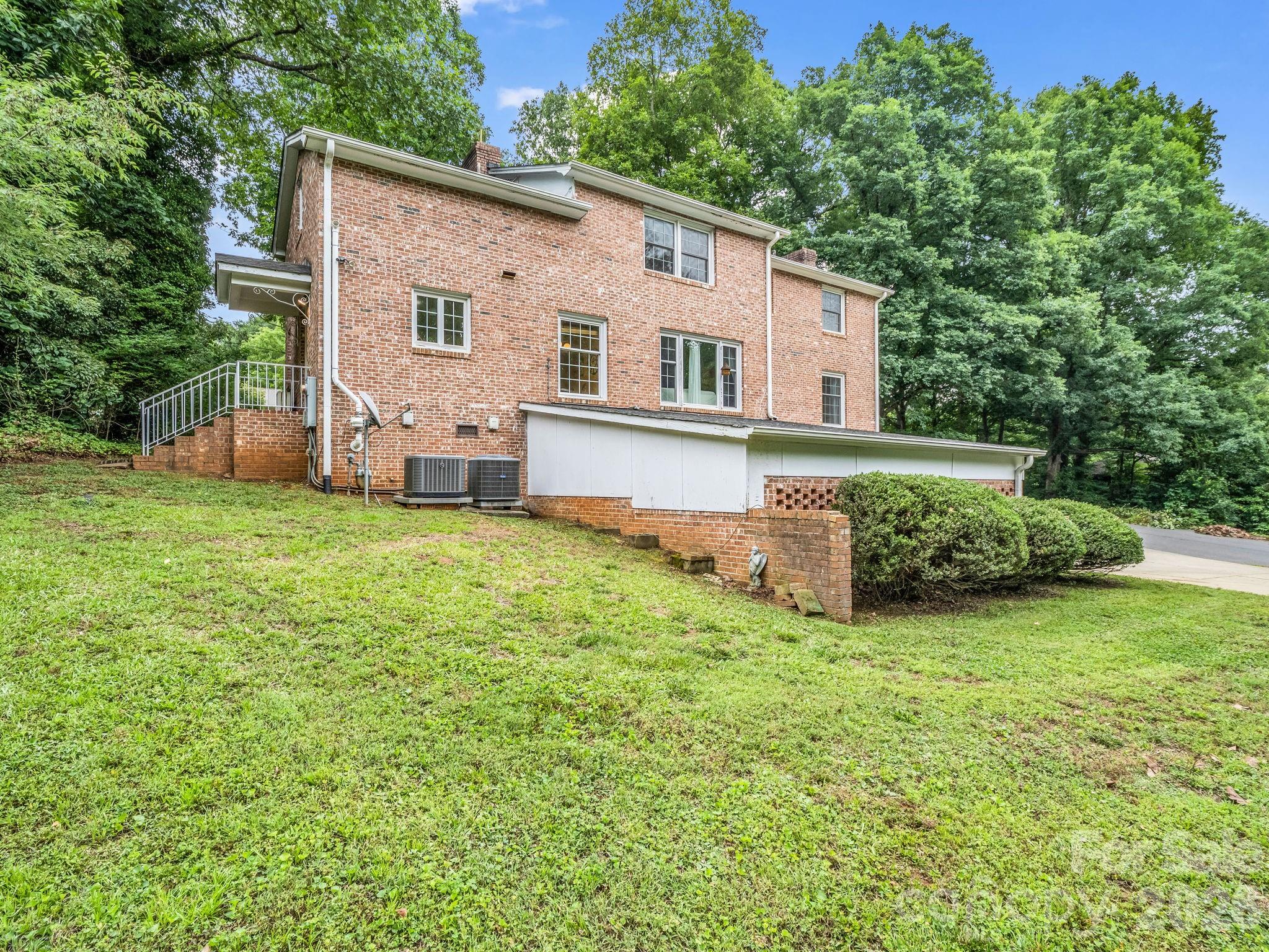 224 Windsor Drive — Shelby