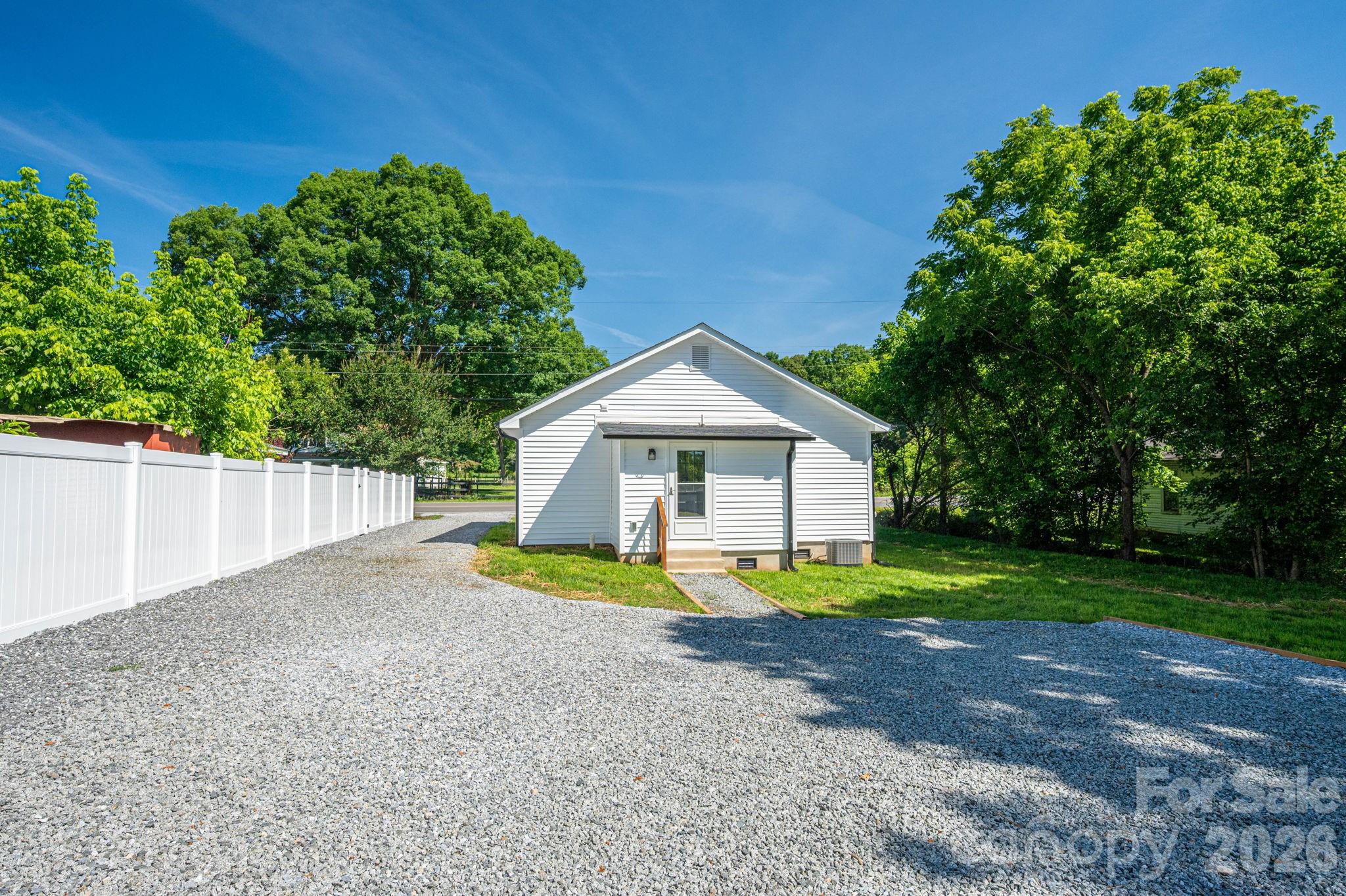733 S Grove Street Extension — Lincolnton