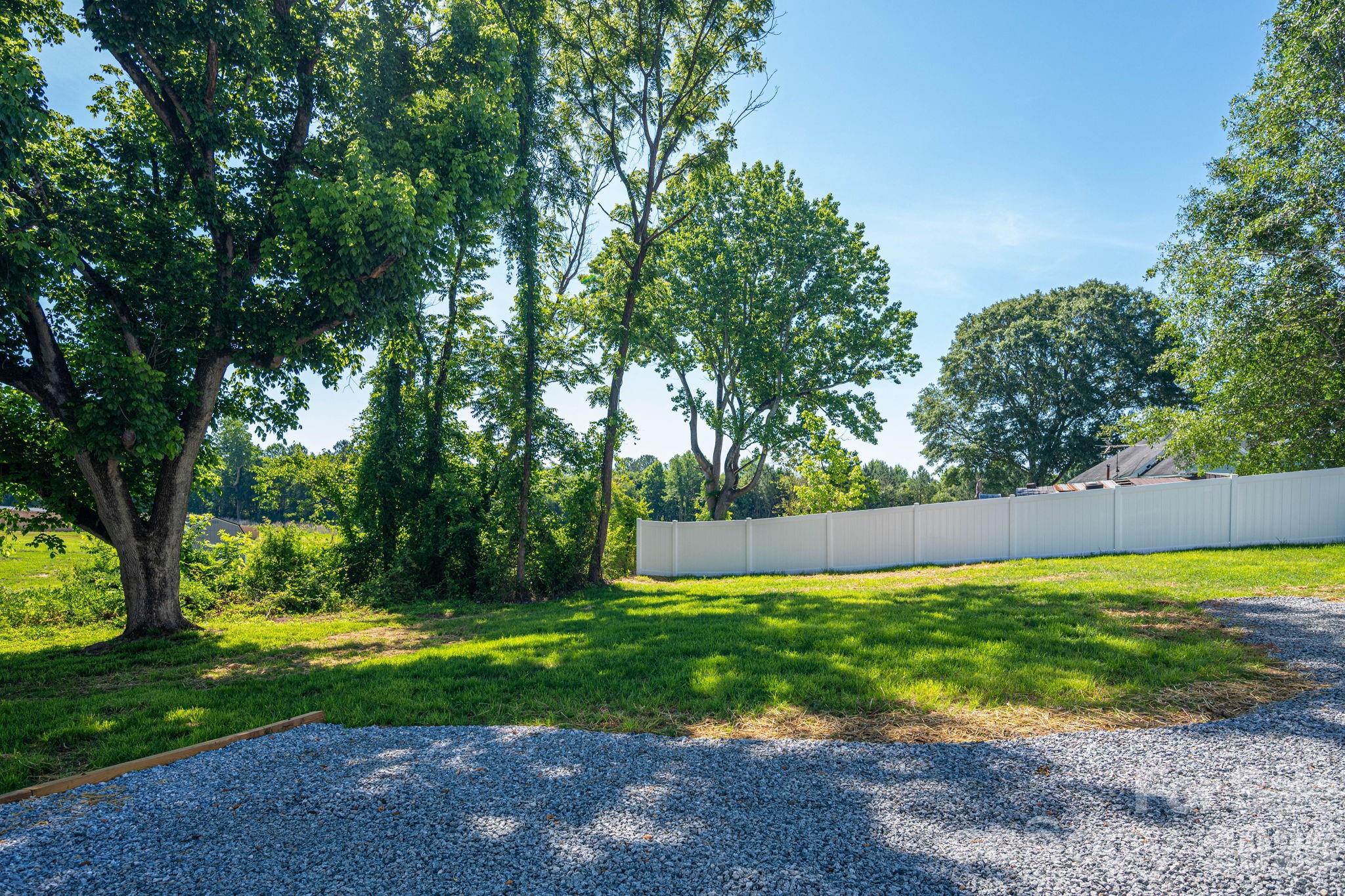 733 S Grove Street Extension — Lincolnton