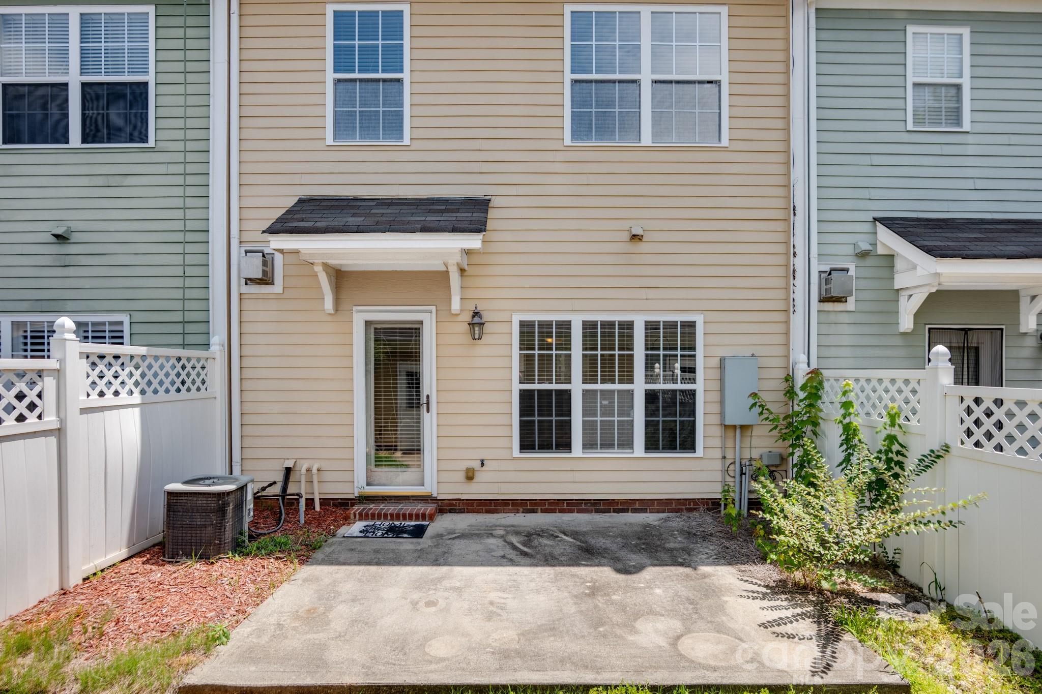 814 Cattaloochee Lane — Huntersville