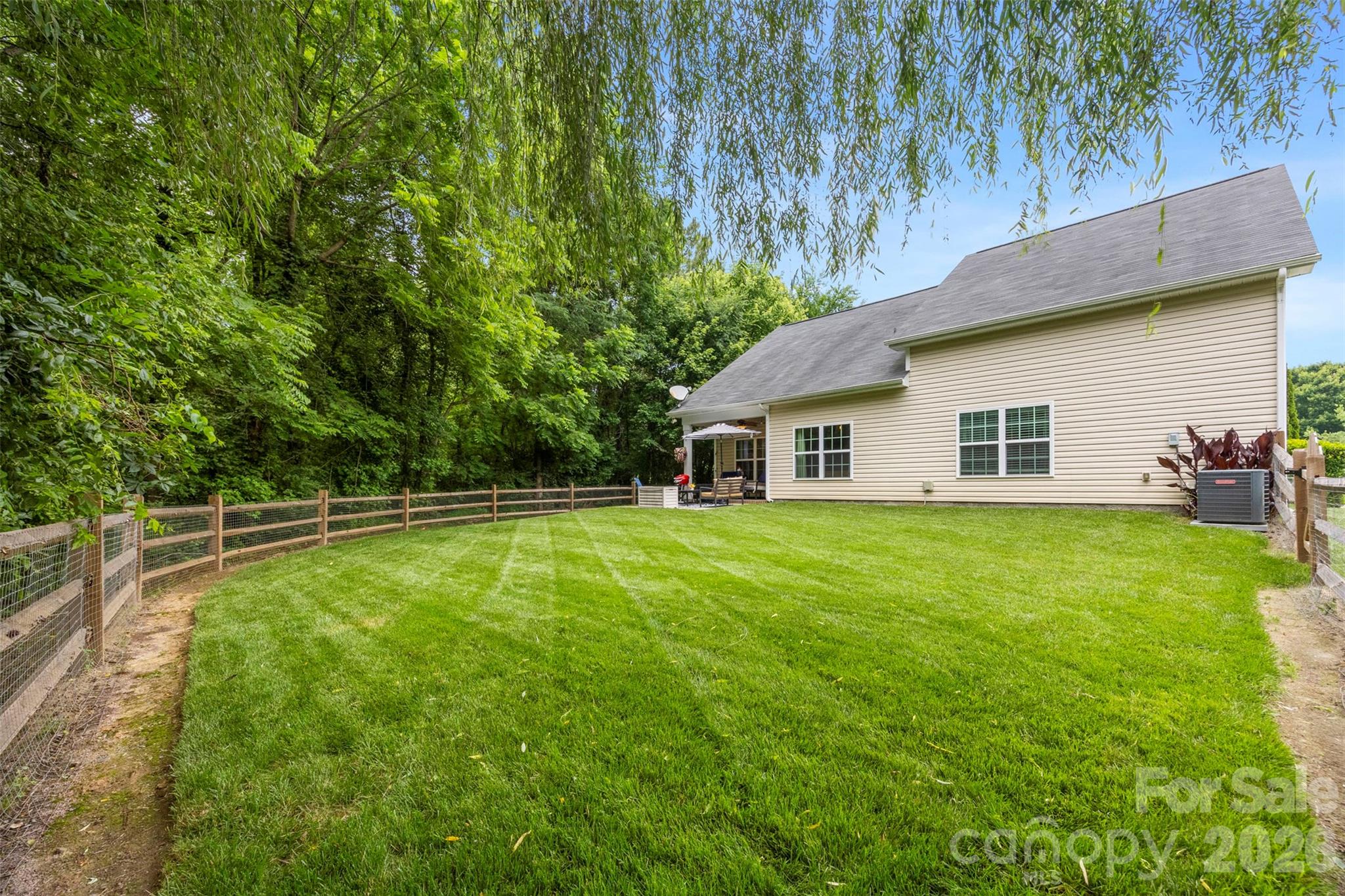 8526 Summer Serenade Drive — Huntersville