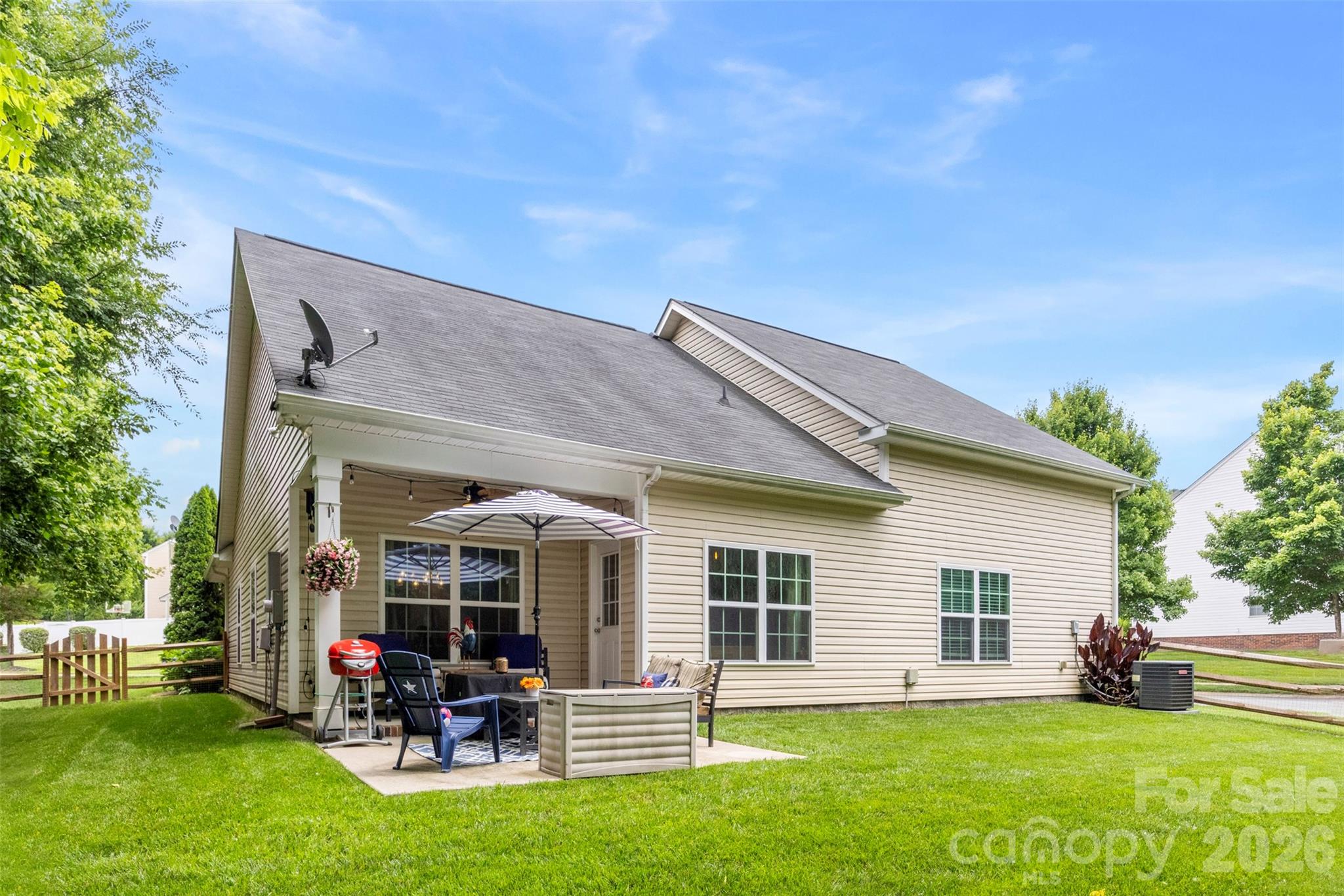 8526 Summer Serenade Drive — Huntersville