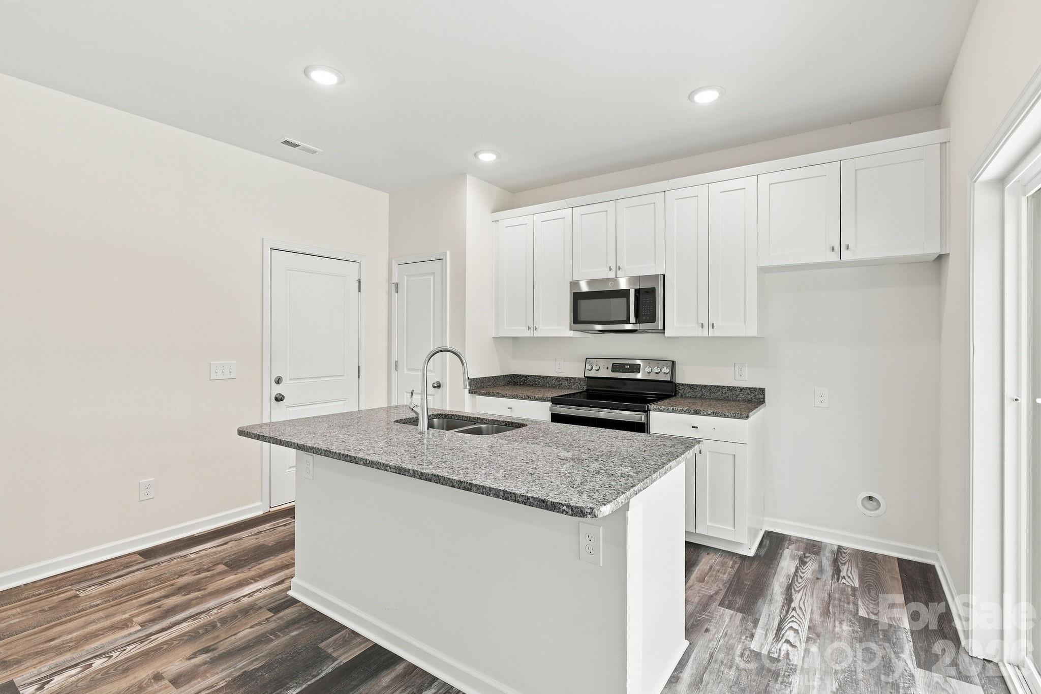 2604 Greencrest Lane — Statesville