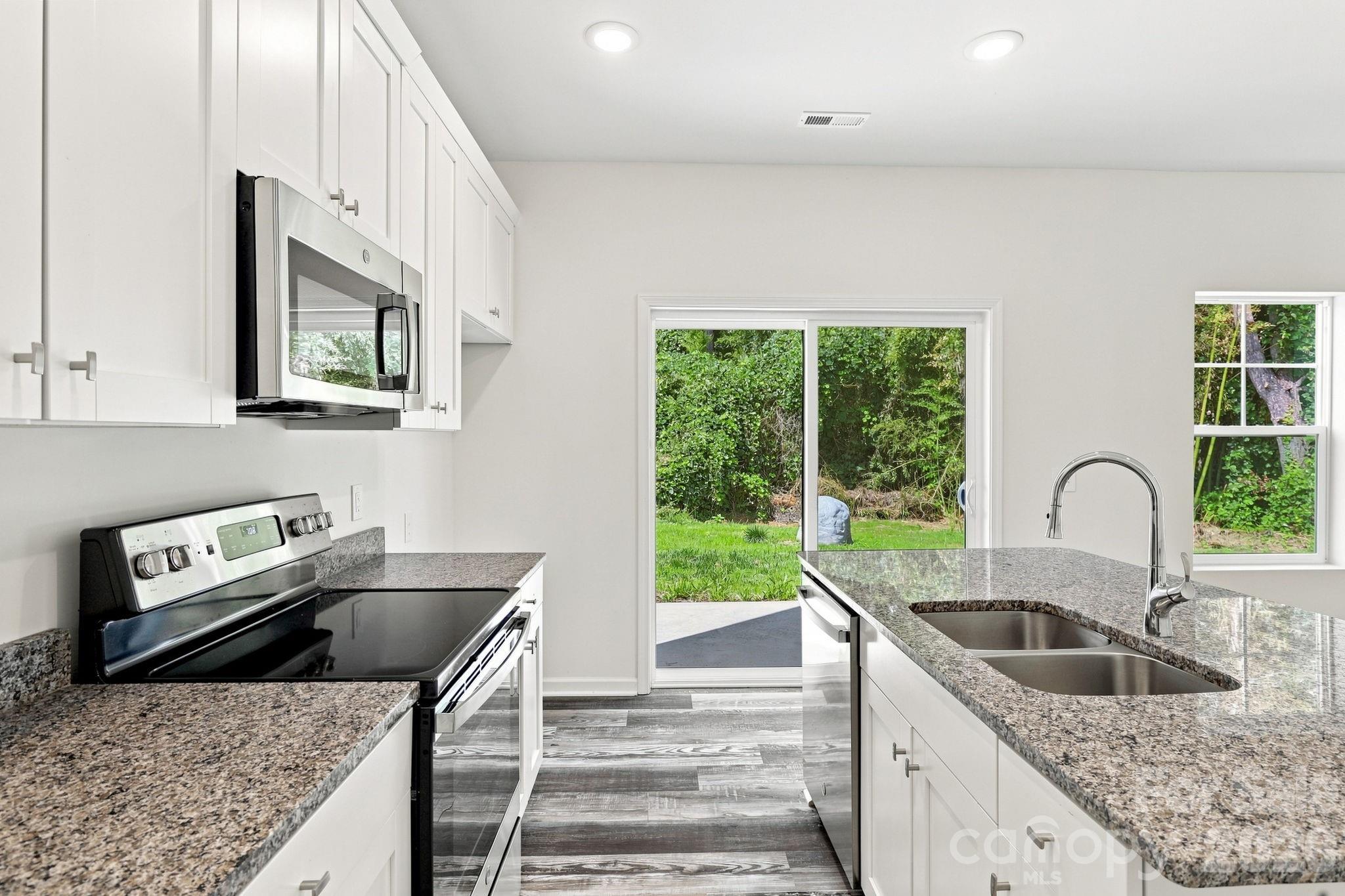 2604 Greencrest Lane — Statesville