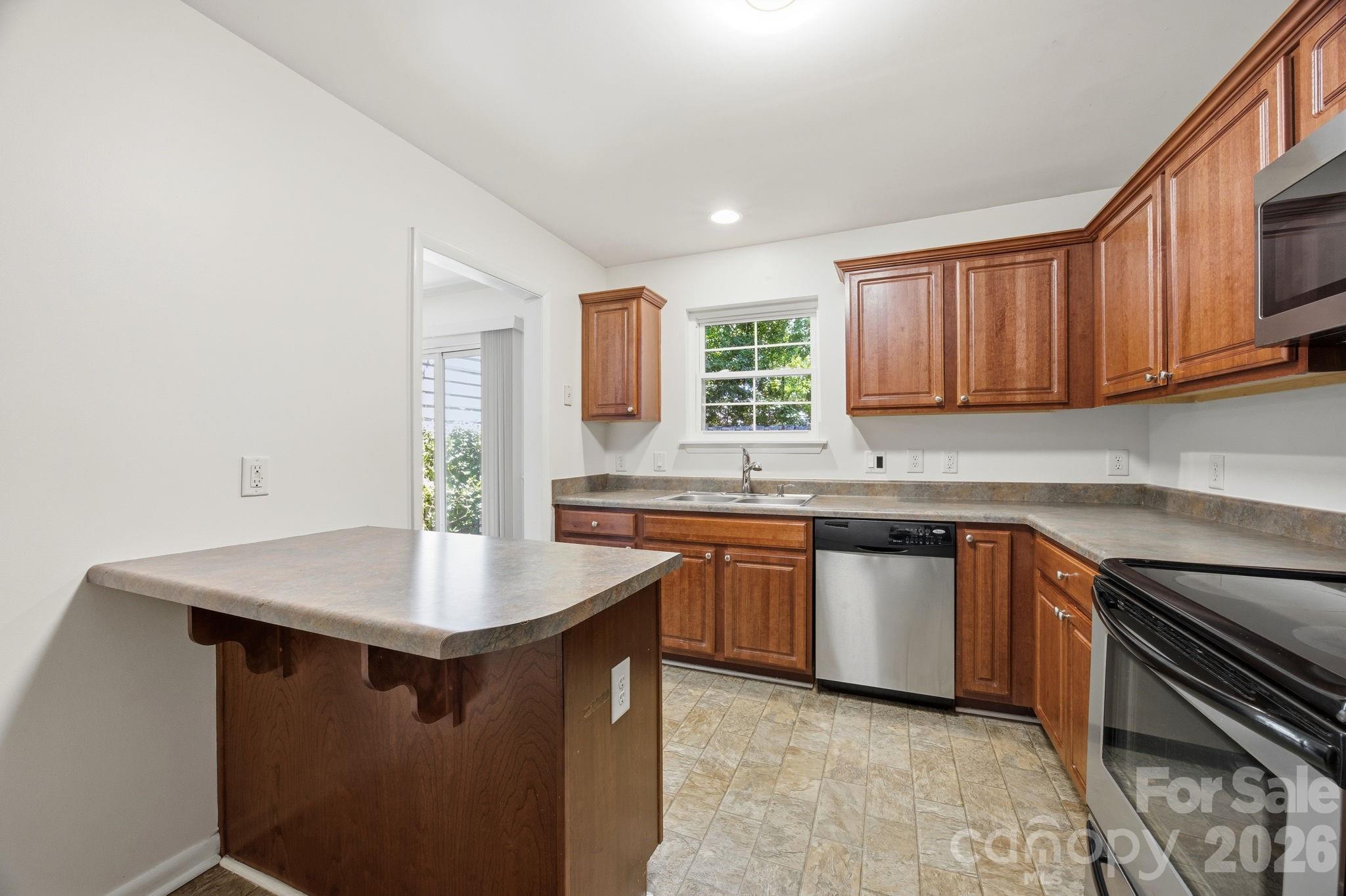 3132 Heathstead Place — Charlotte