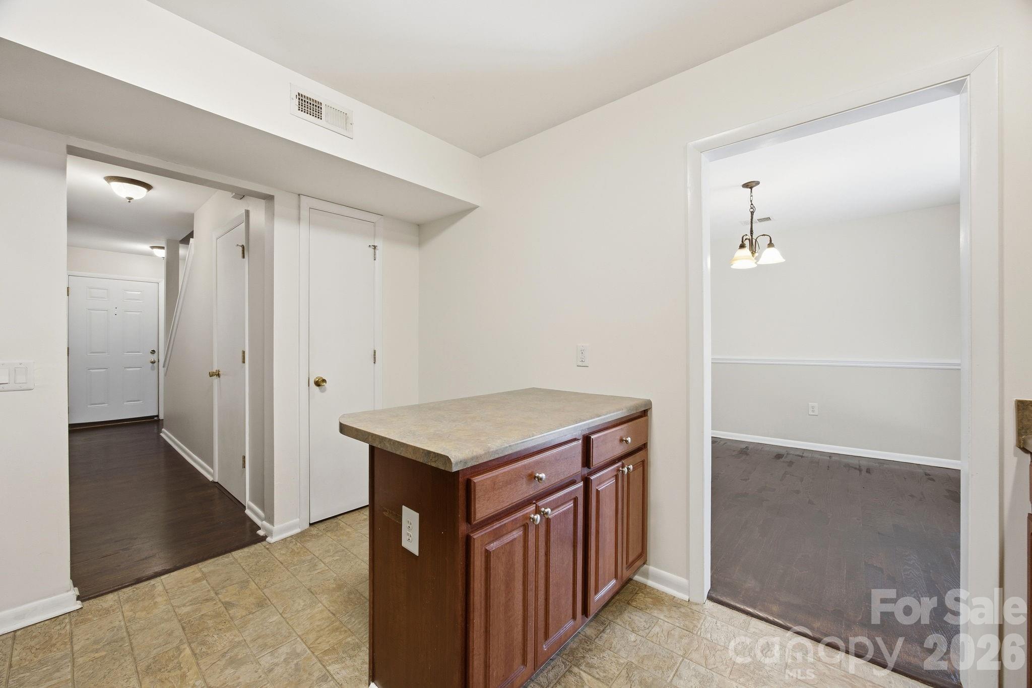 3132 Heathstead Place — Charlotte