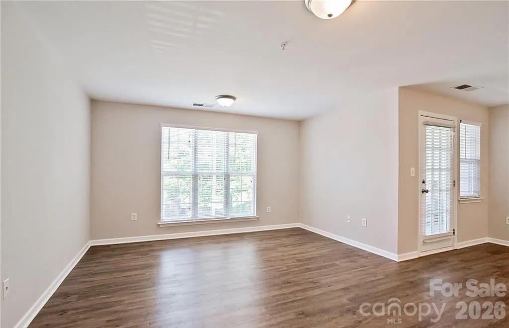 9810 Campus Walk Lane #H — Charlotte