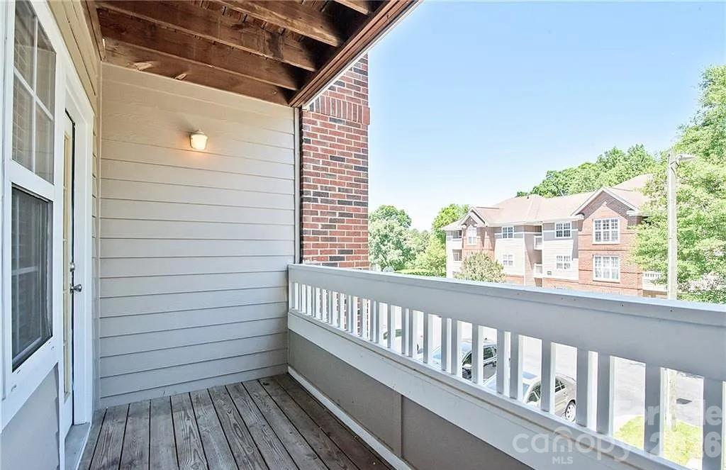 9810 Campus Walk Lane #H — Charlotte