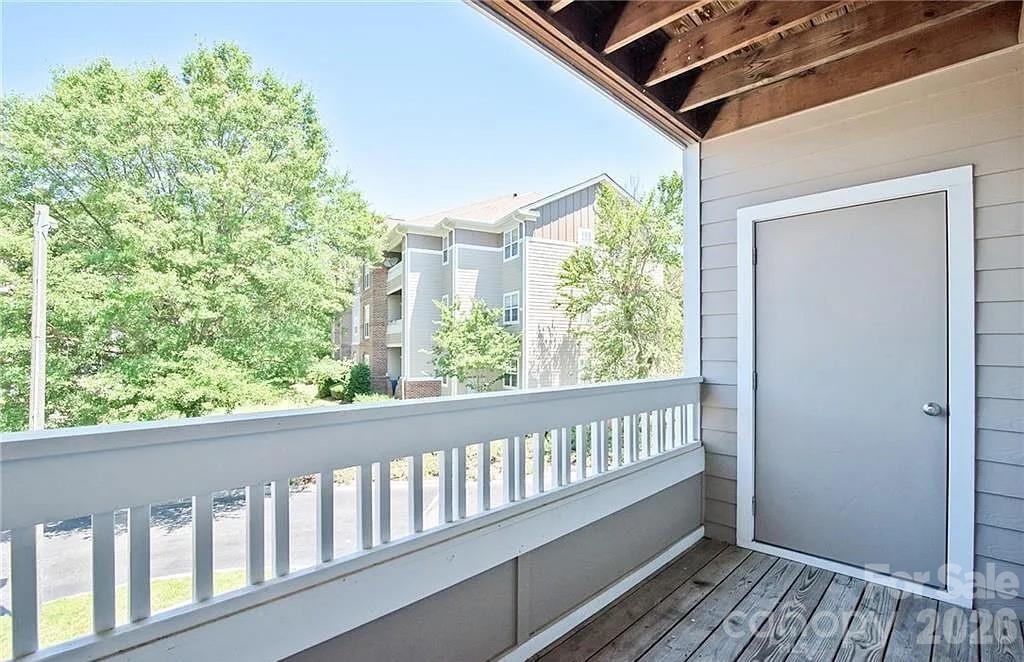 9810 Campus Walk Lane #H — Charlotte