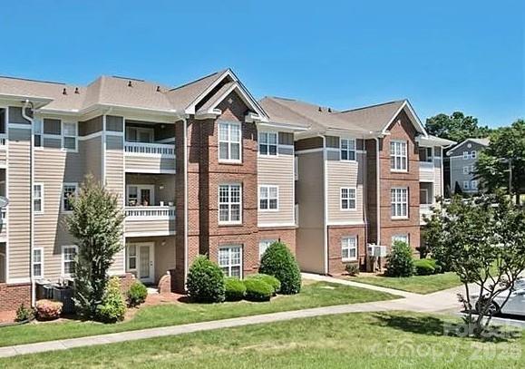 9810 Campus Walk Lane #H — Charlotte