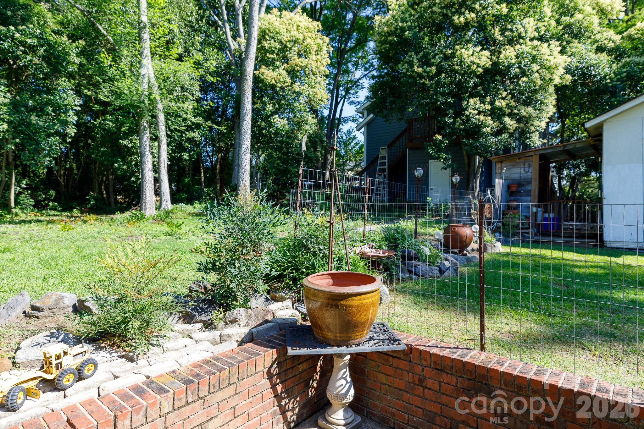 555 E Black Street — Rock Hill