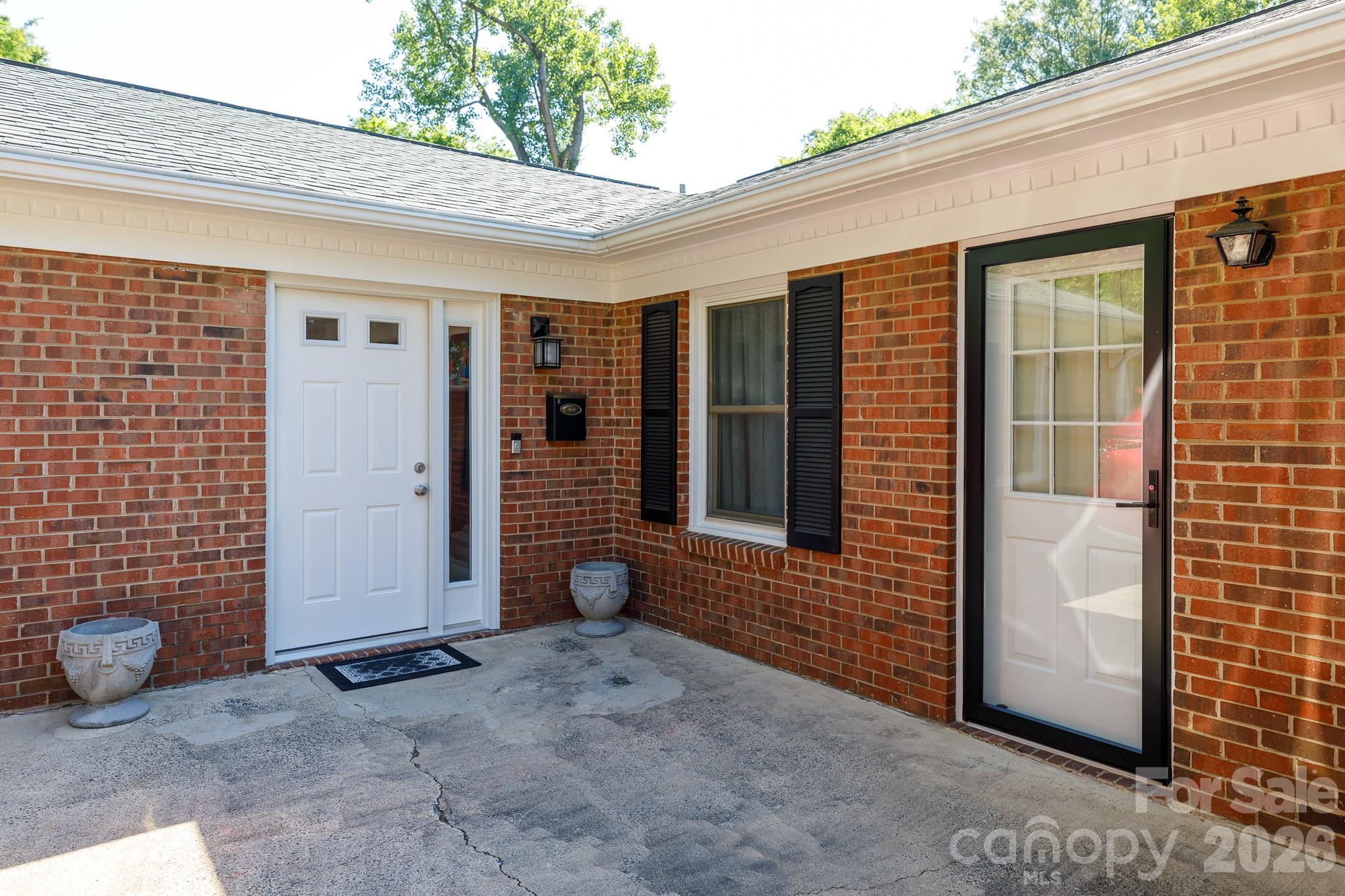 555 E Black Street — Rock Hill