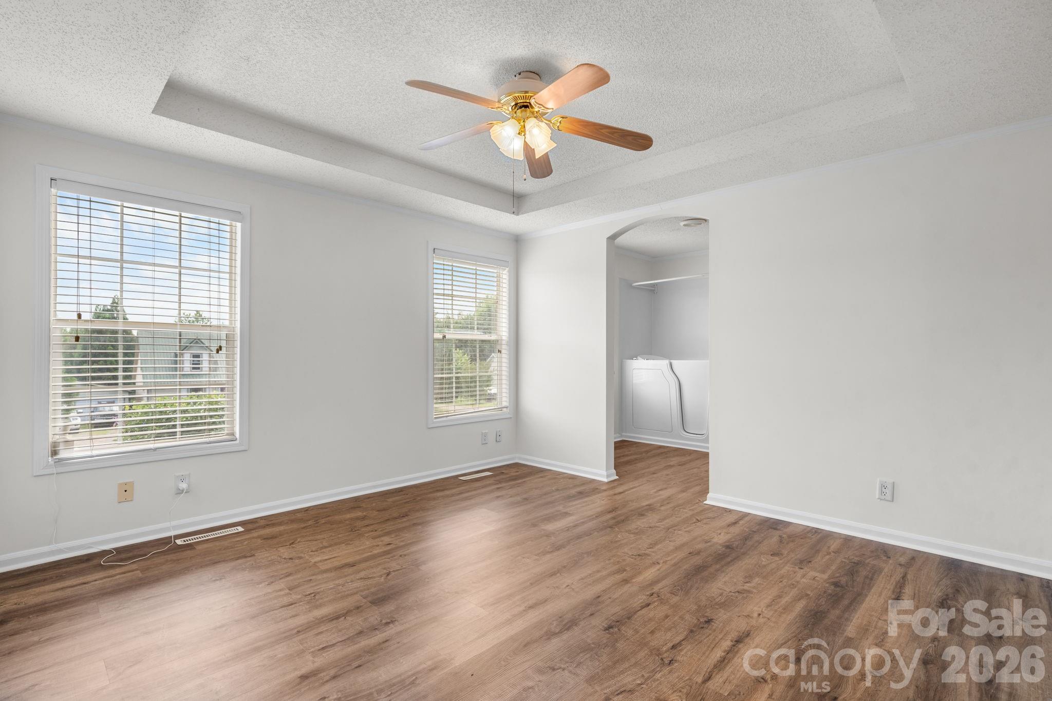 952 Eastern Ridge Drive — Newton
