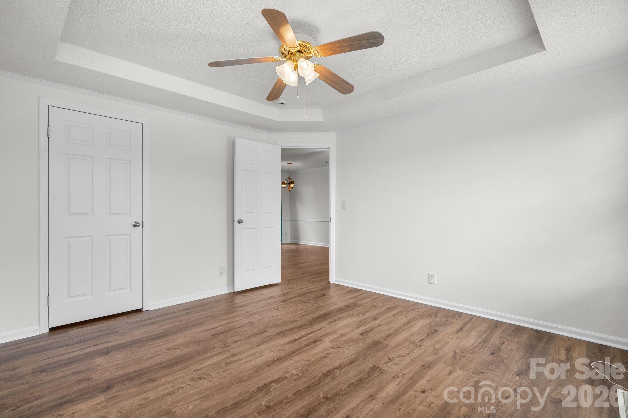 952 Eastern Ridge Drive — Newton