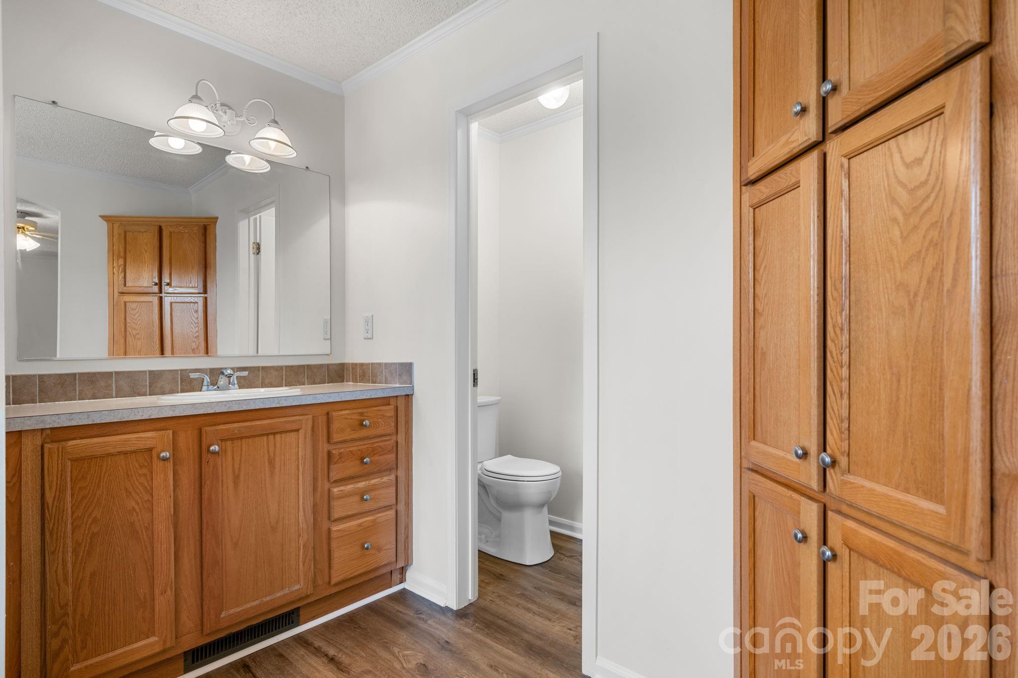952 Eastern Ridge Drive — Newton
