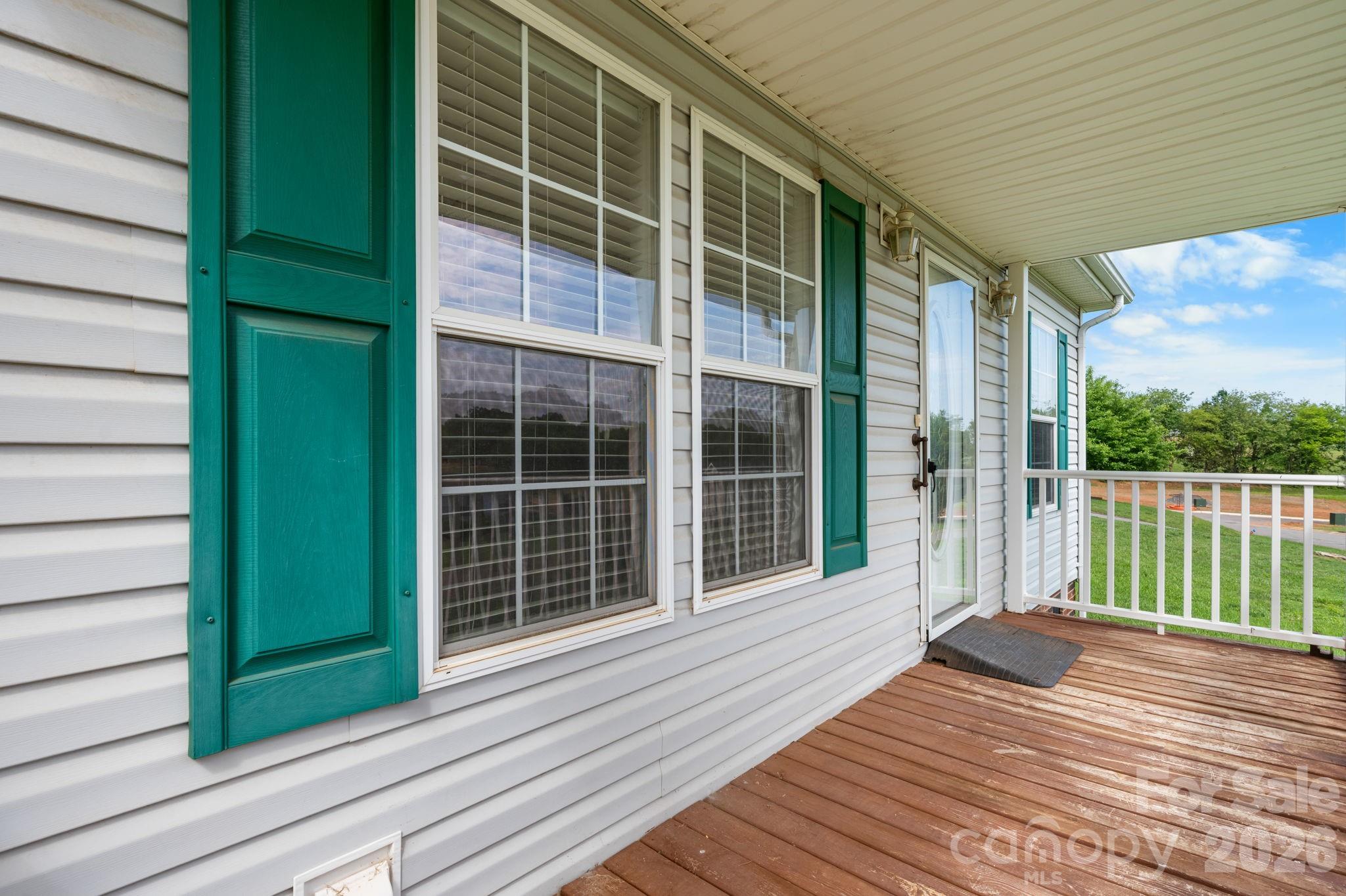 952 Eastern Ridge Drive — Newton