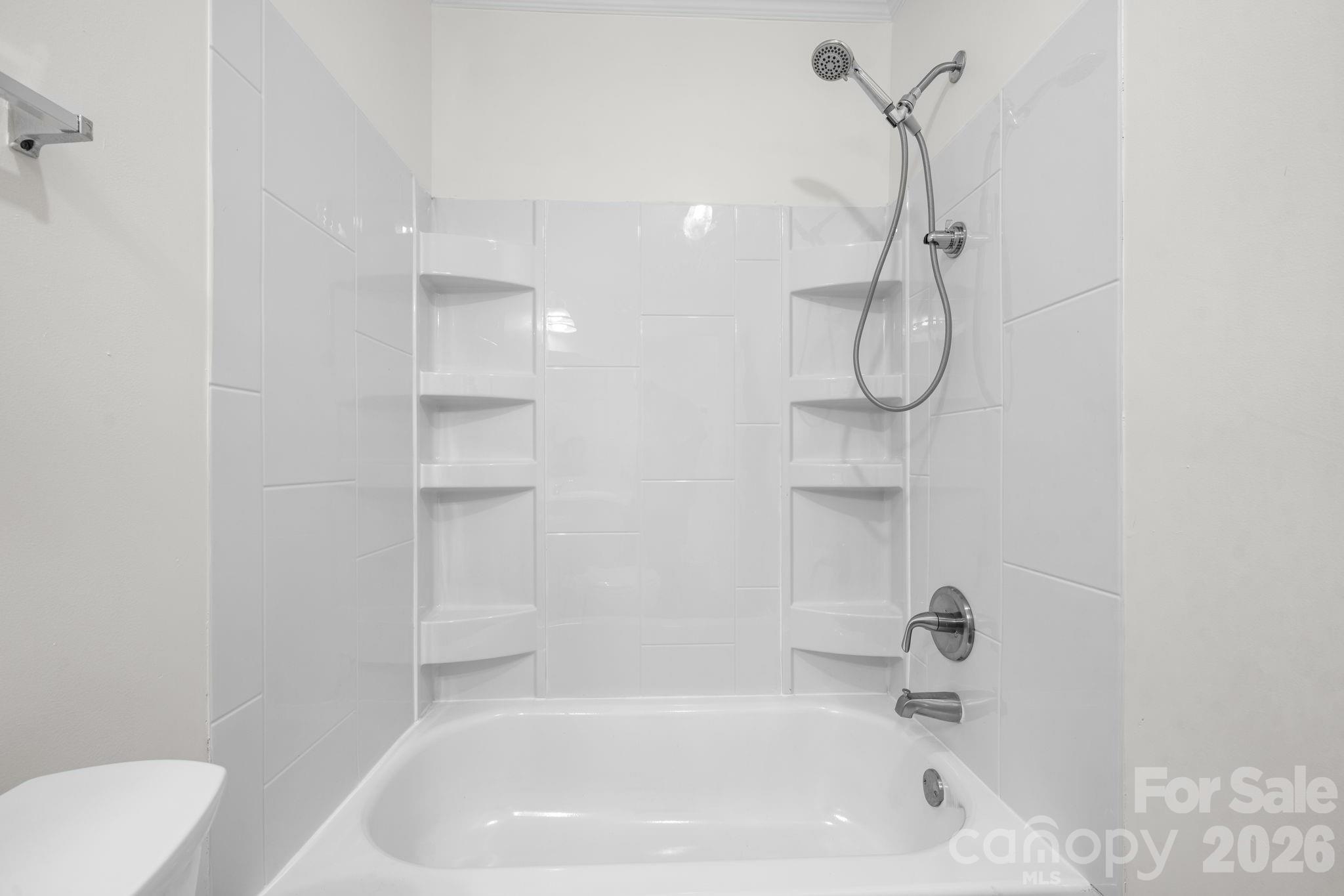 952 Eastern Ridge Drive — Newton
