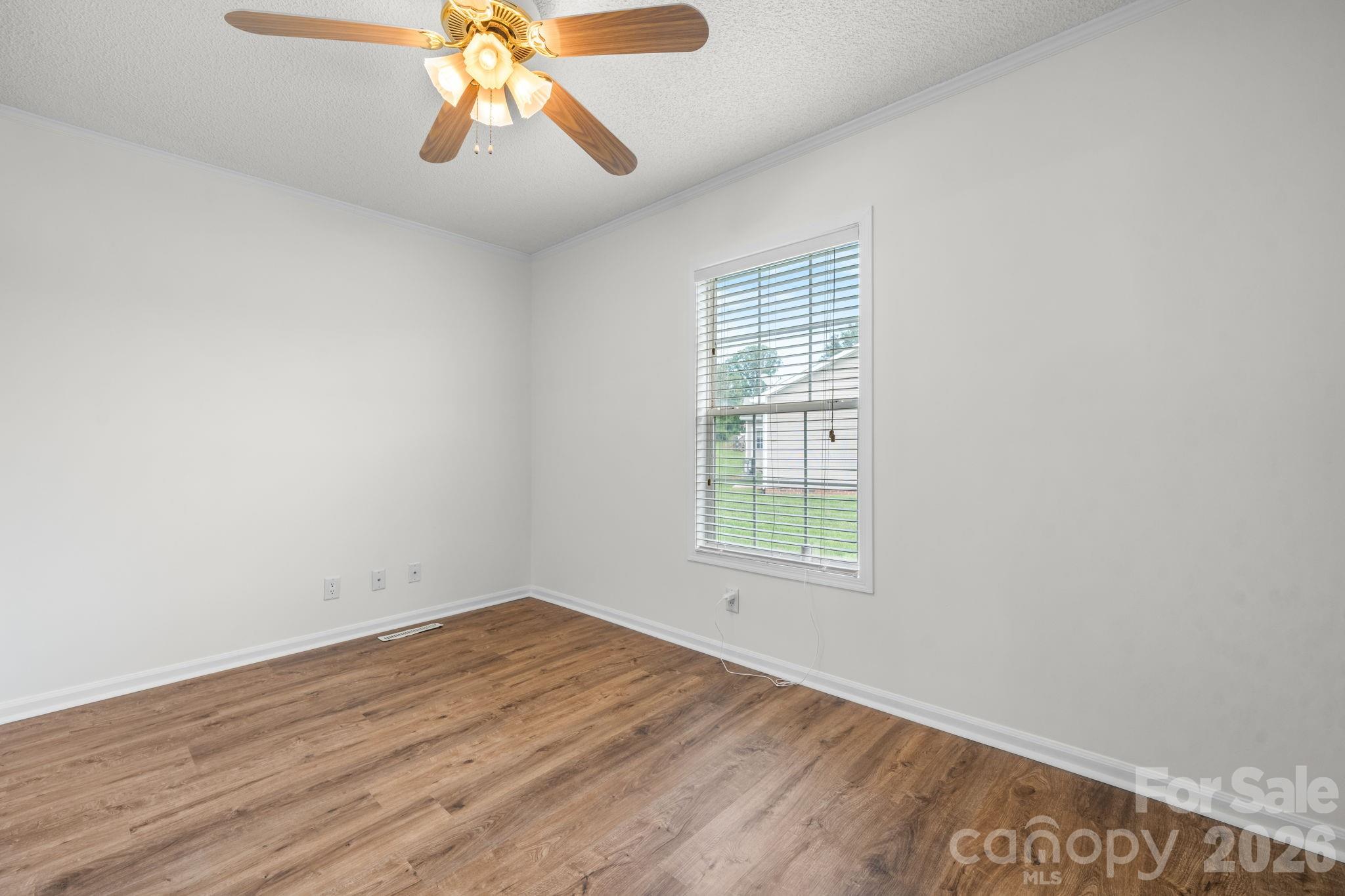 952 Eastern Ridge Drive — Newton