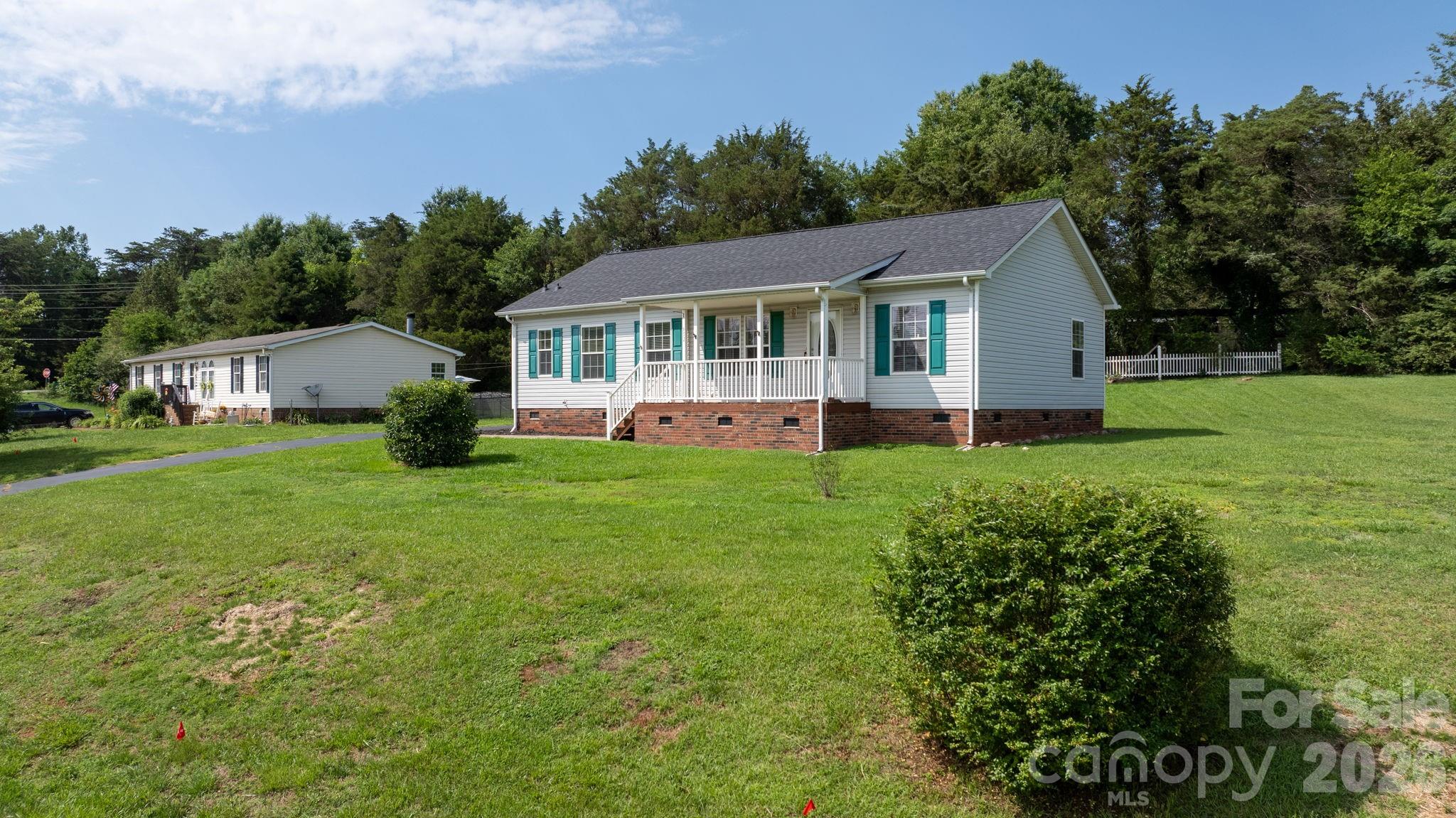 952 Eastern Ridge Drive — Newton