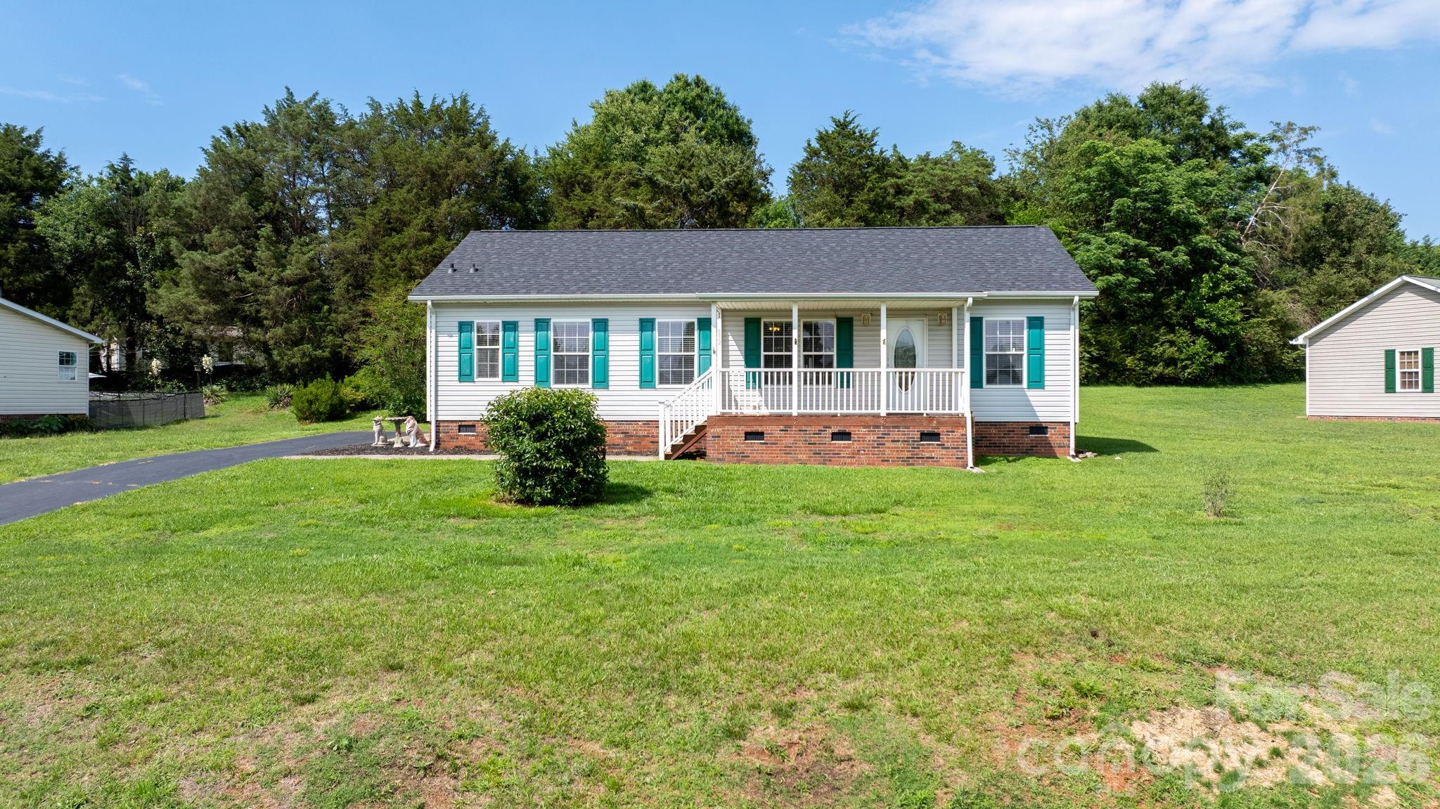 952 Eastern Ridge Drive — Newton