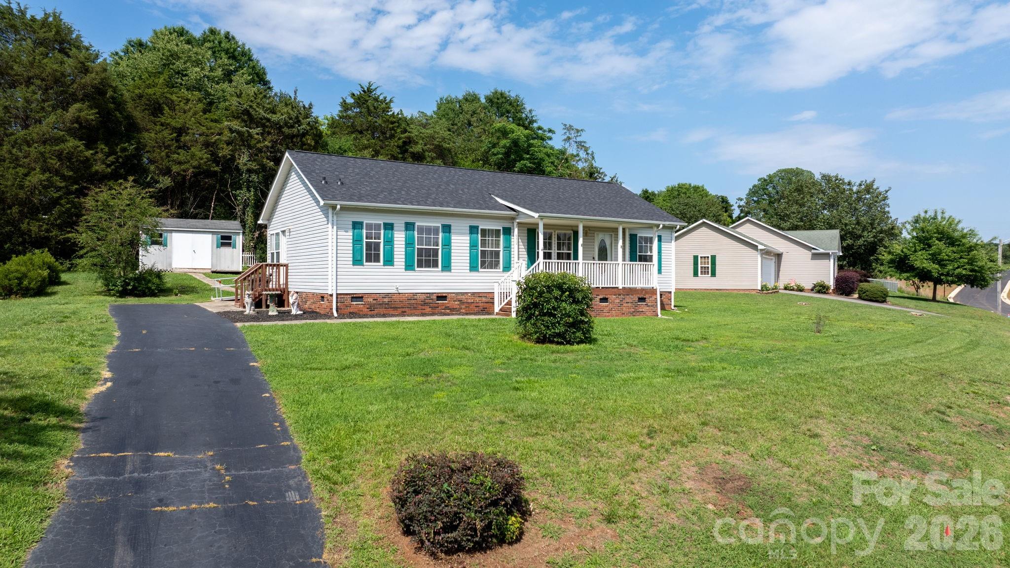 952 Eastern Ridge Drive — Newton