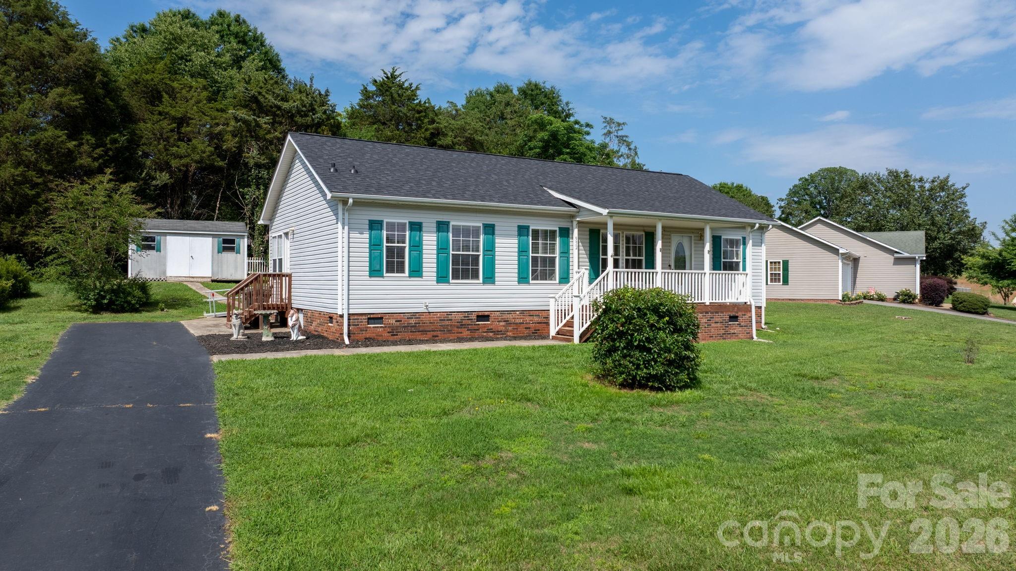 952 Eastern Ridge Drive — Newton