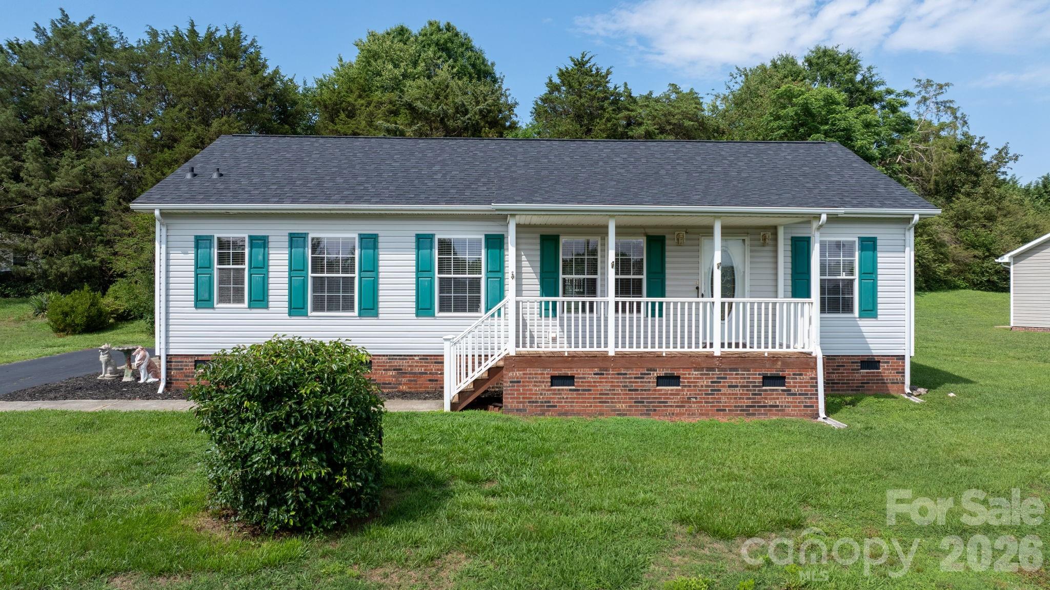 952 Eastern Ridge Drive — Newton