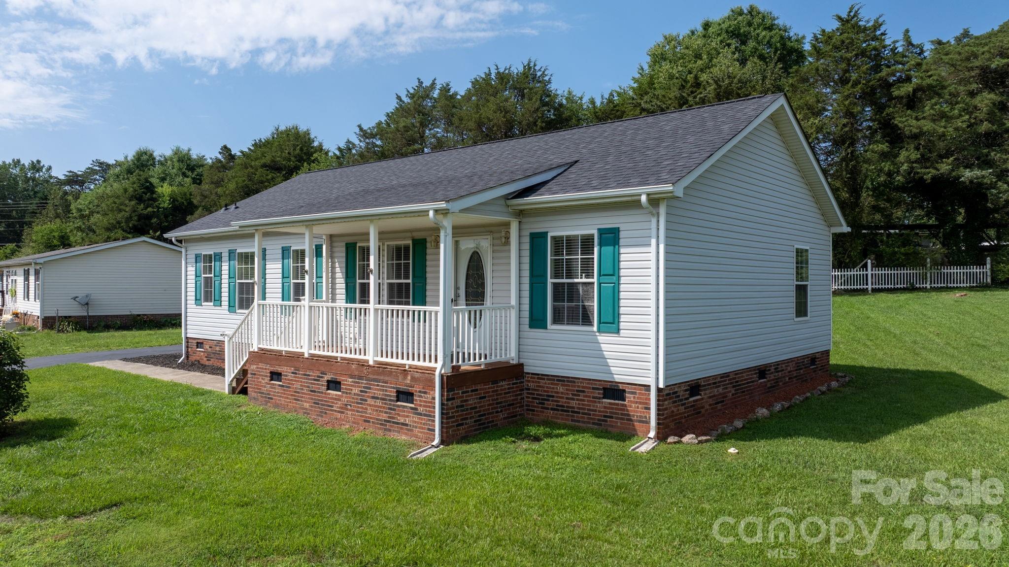 952 Eastern Ridge Drive — Newton