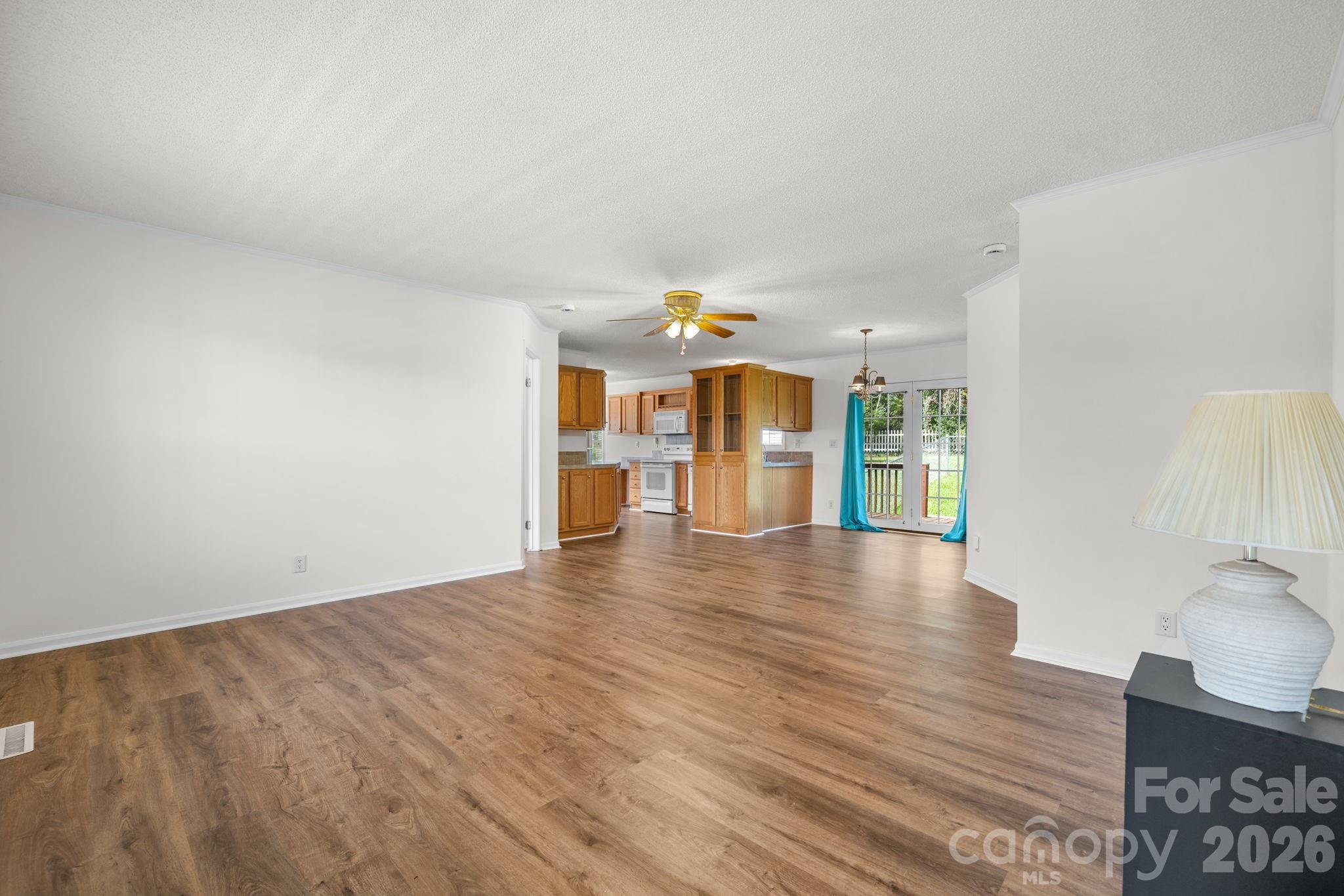 952 Eastern Ridge Drive — Newton