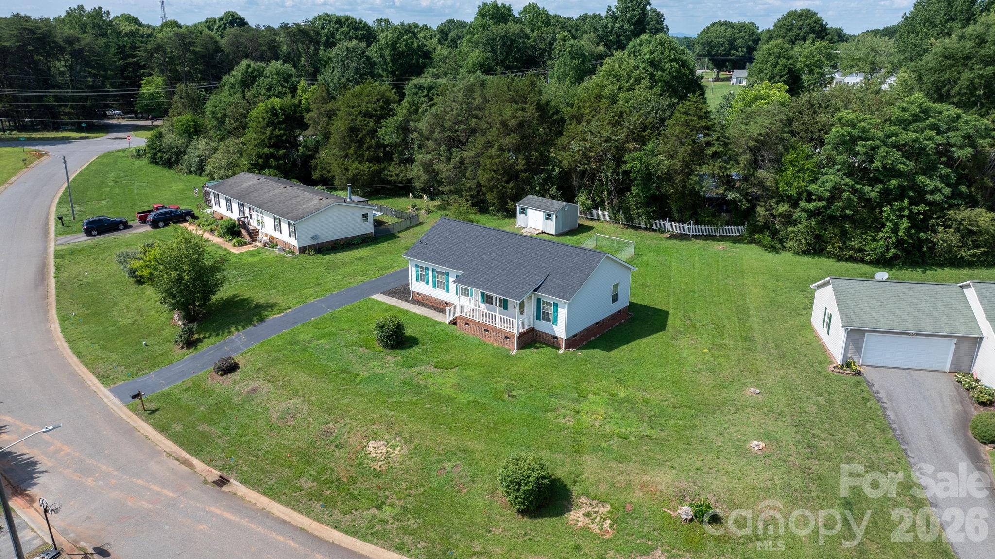 952 Eastern Ridge Drive — Newton