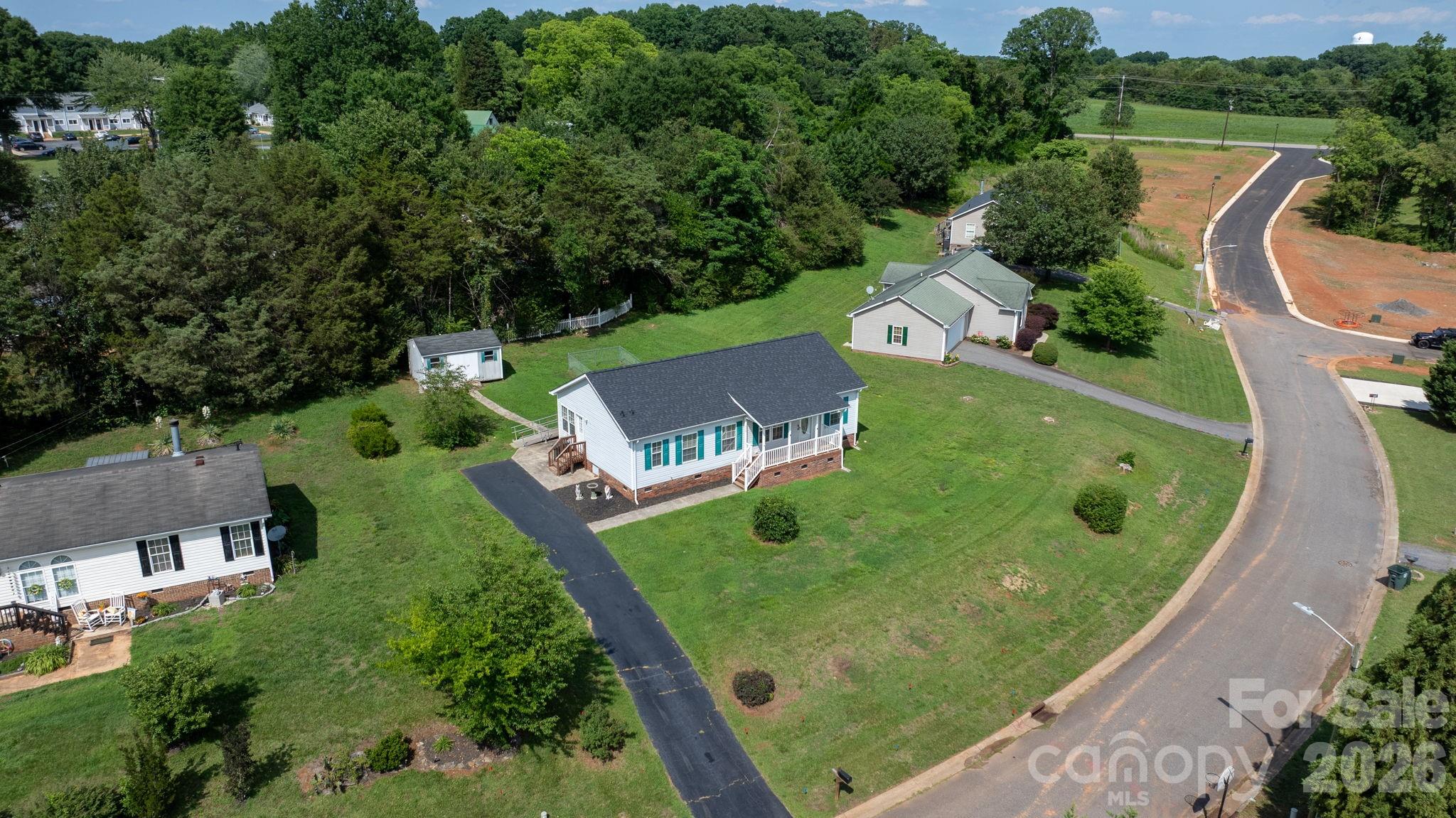 952 Eastern Ridge Drive — Newton