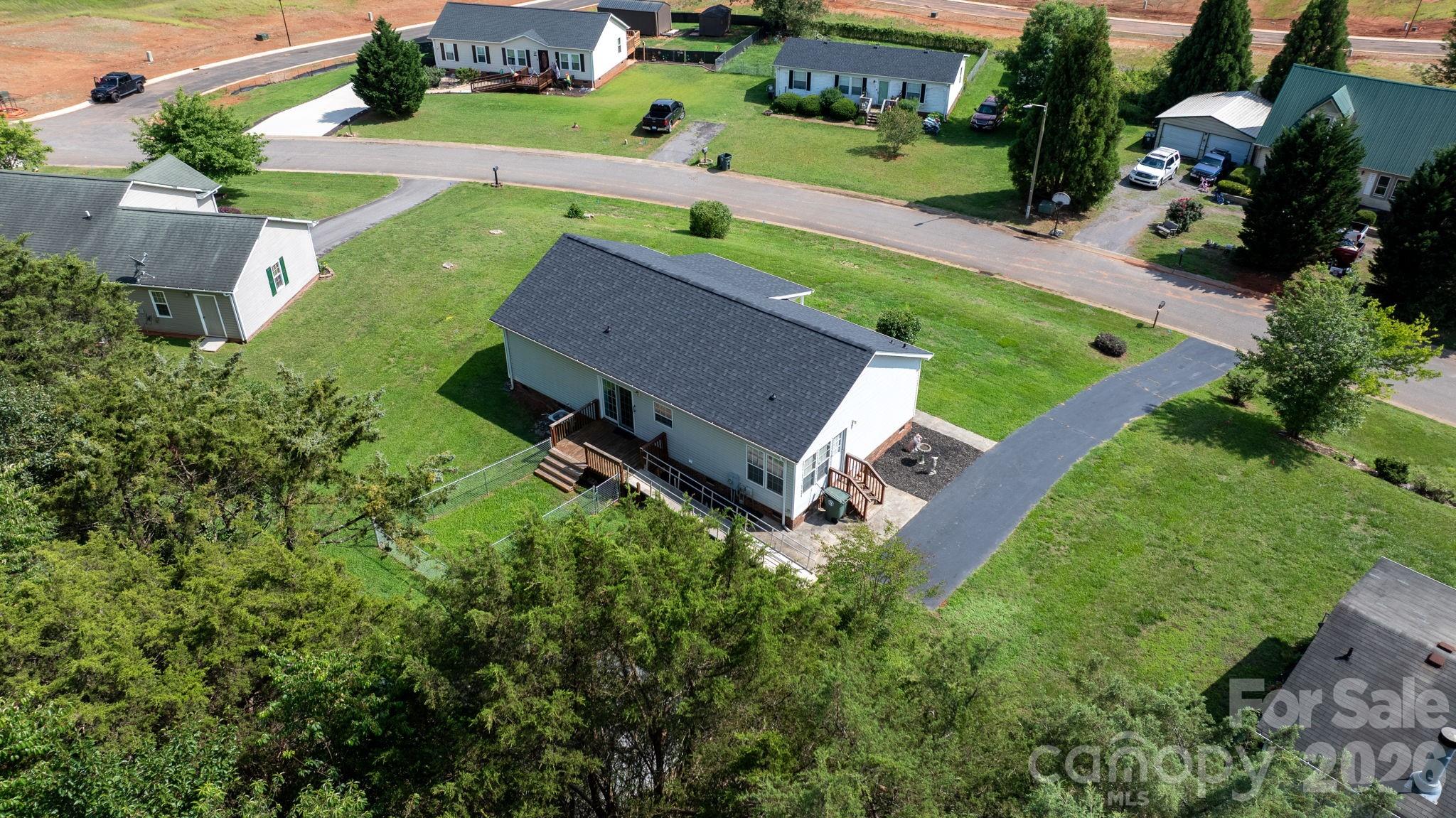952 Eastern Ridge Drive — Newton