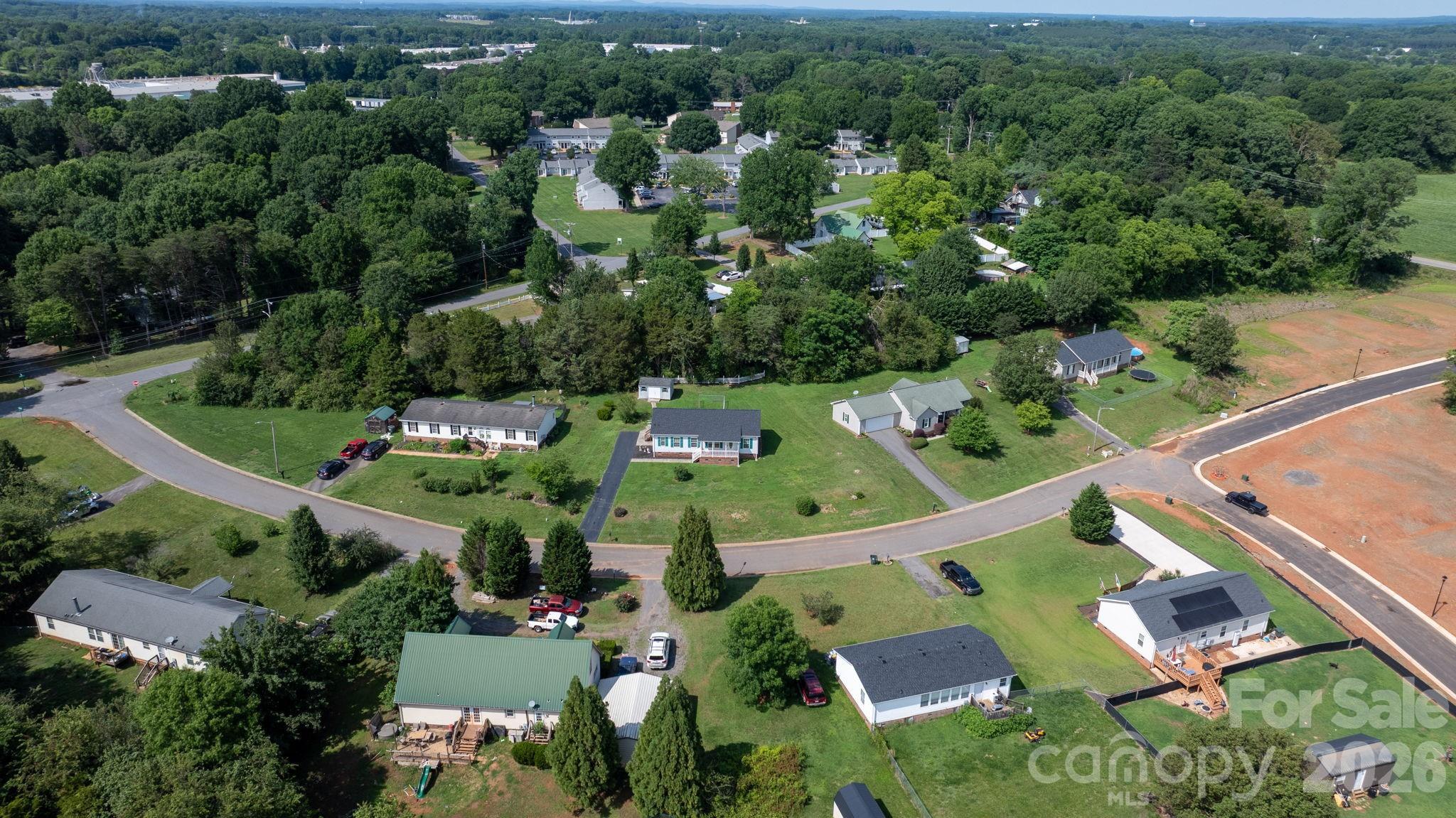 952 Eastern Ridge Drive — Newton
