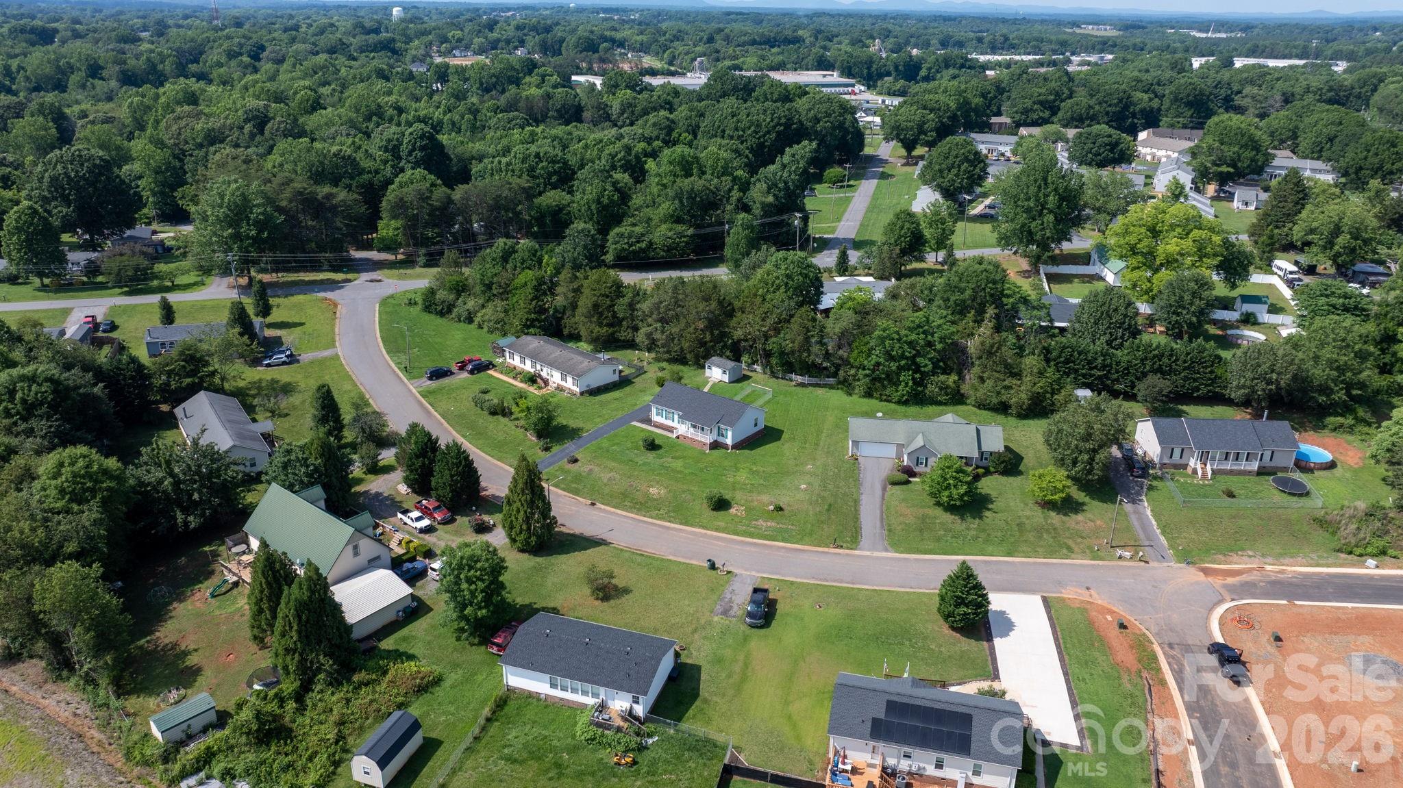 952 Eastern Ridge Drive — Newton