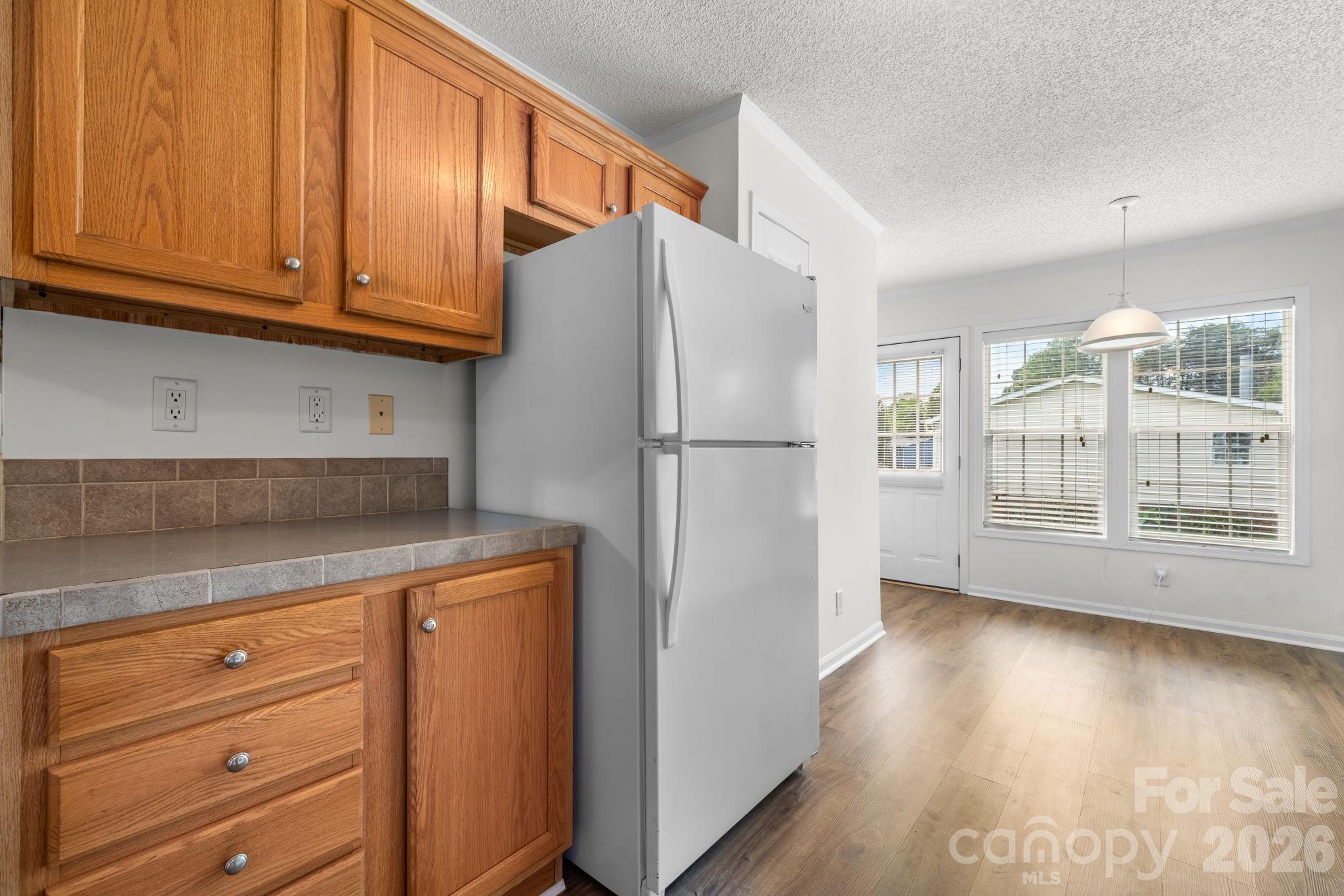 952 Eastern Ridge Drive — Newton