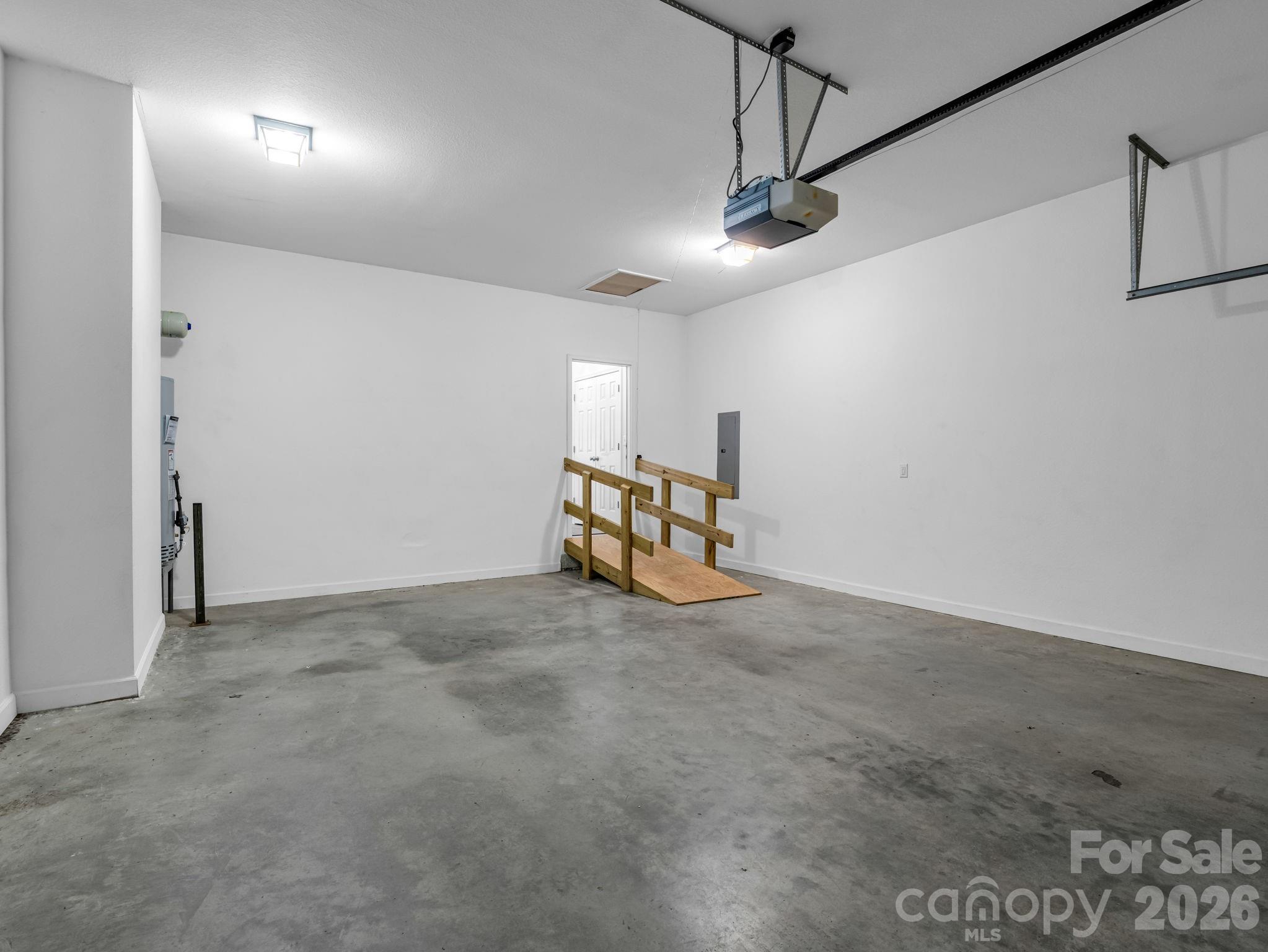 6 Scottish Circle — Asheville
