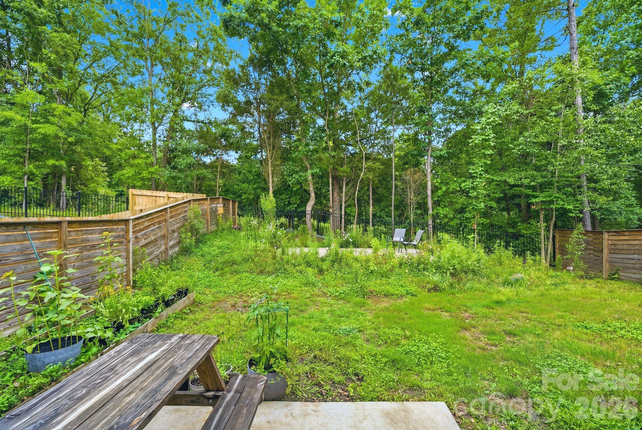 565 Hawley Street — Charlotte